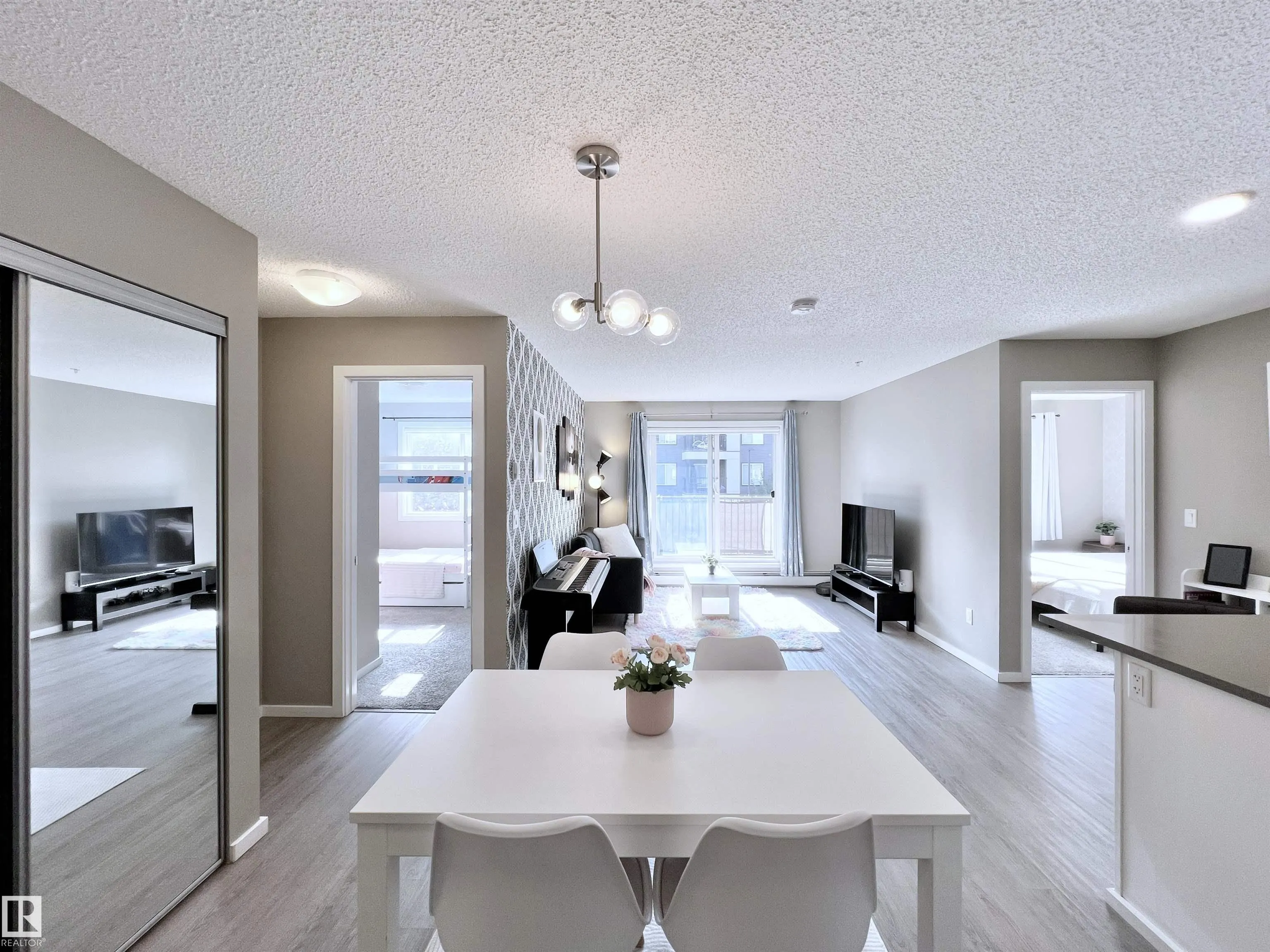 394 WINDERMERE Road