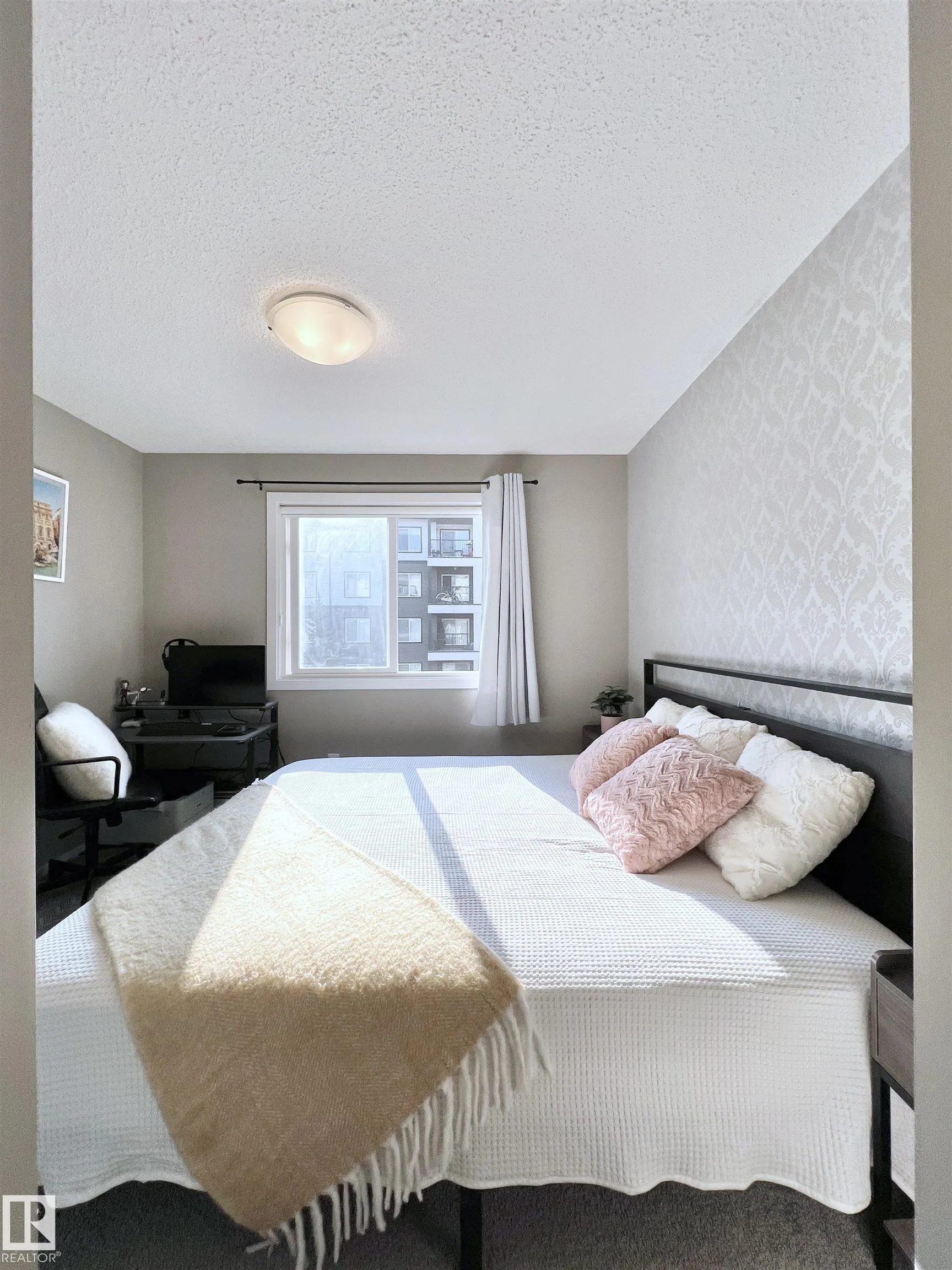394 WINDERMERE Road