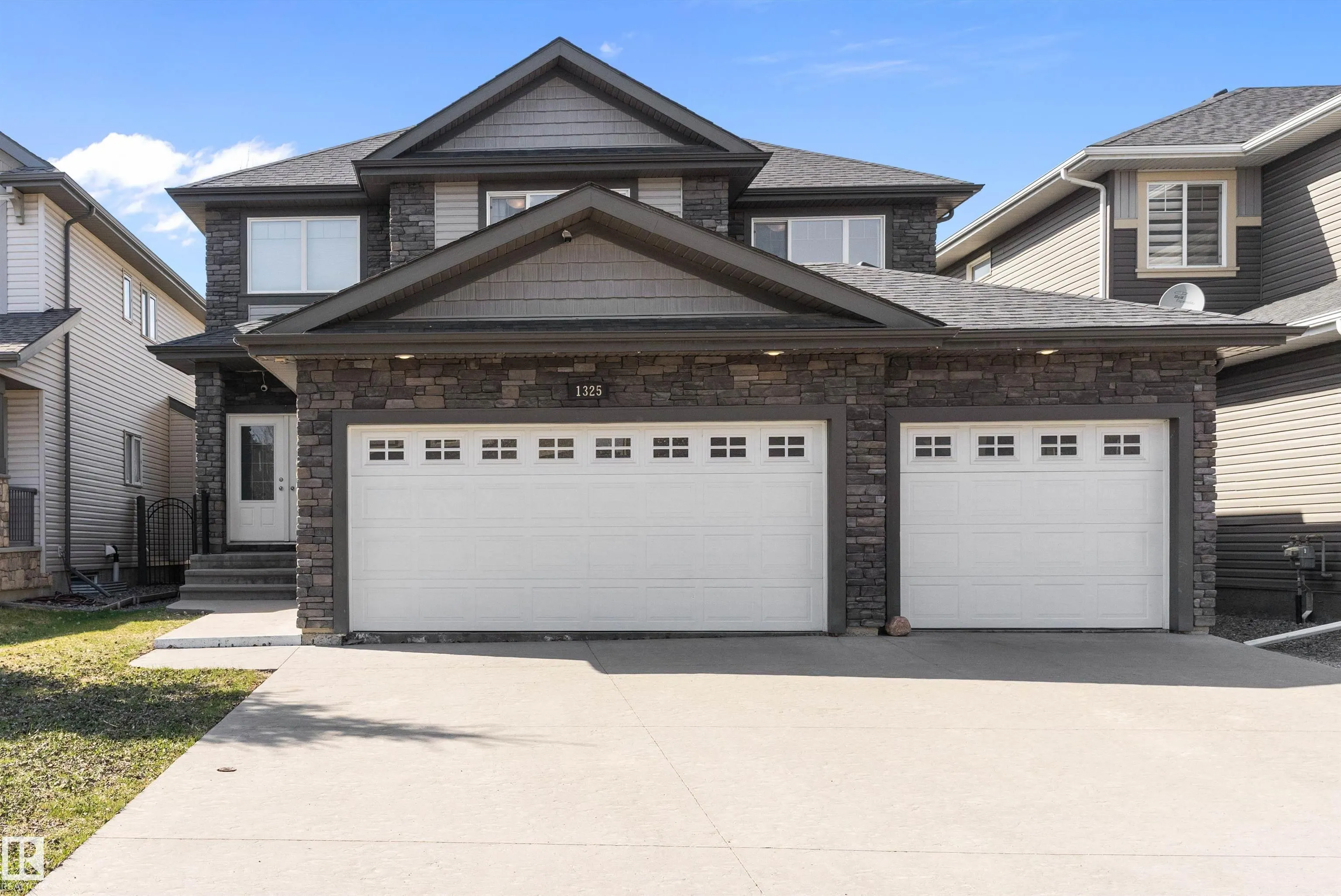 1325 ADAMSON Drive