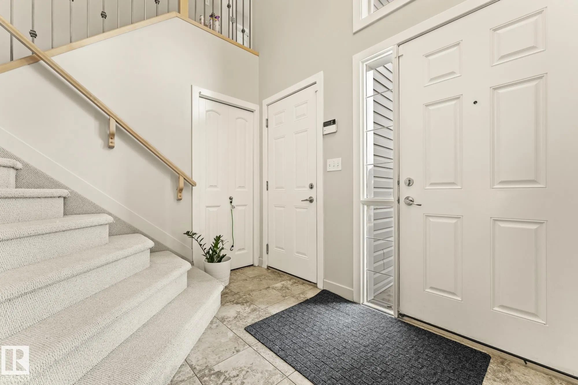 345 MACEWAN Road