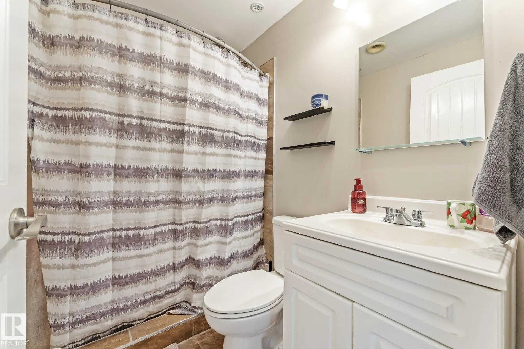 345 MACEWAN Road