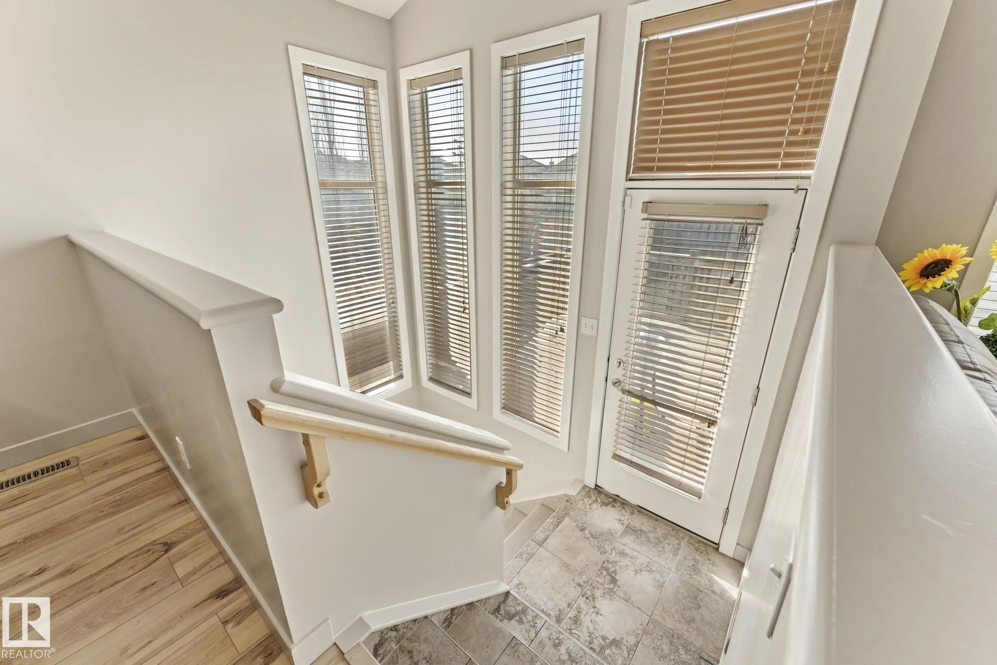 345 MACEWAN Road