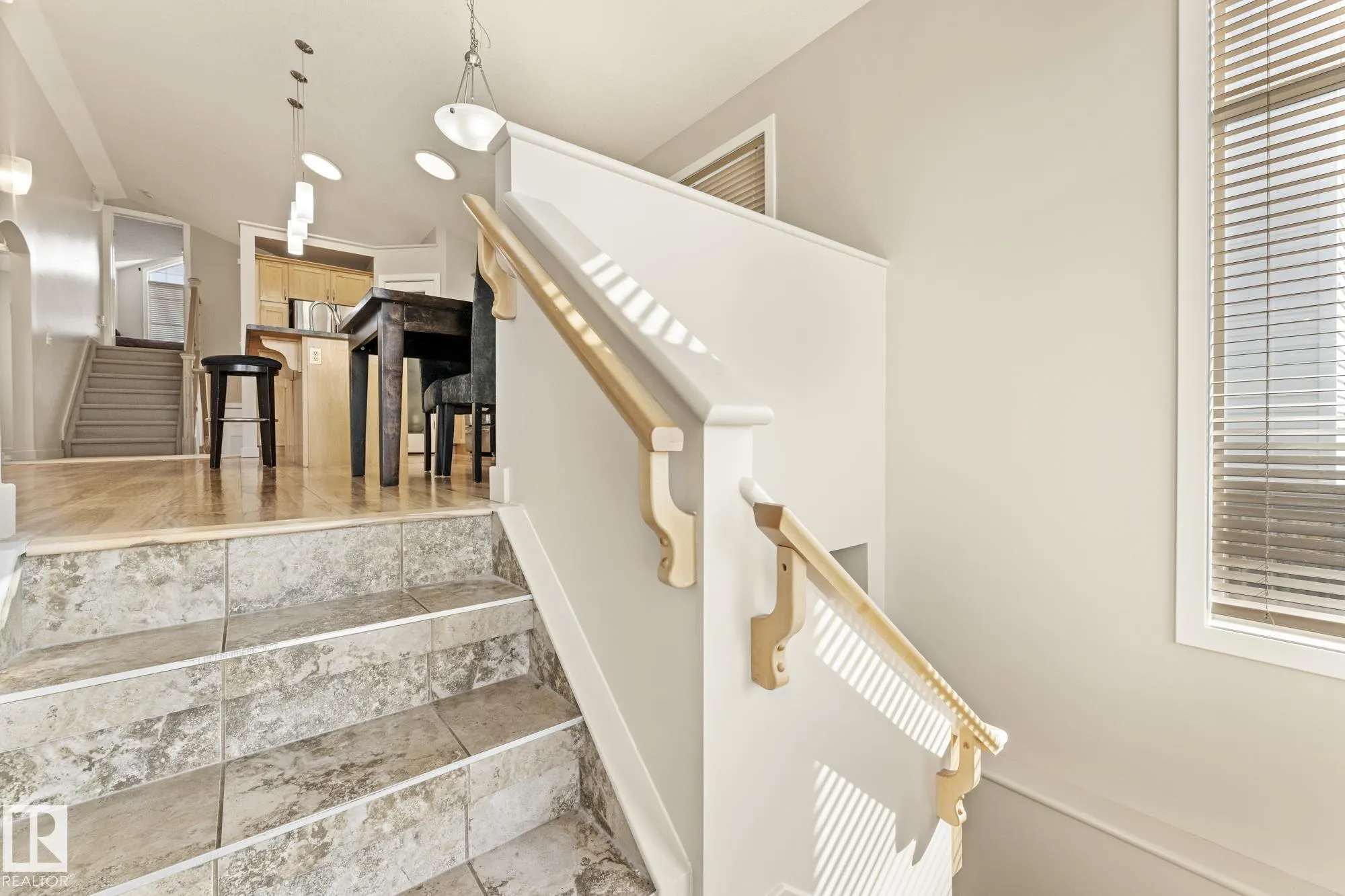 345 MACEWAN Road