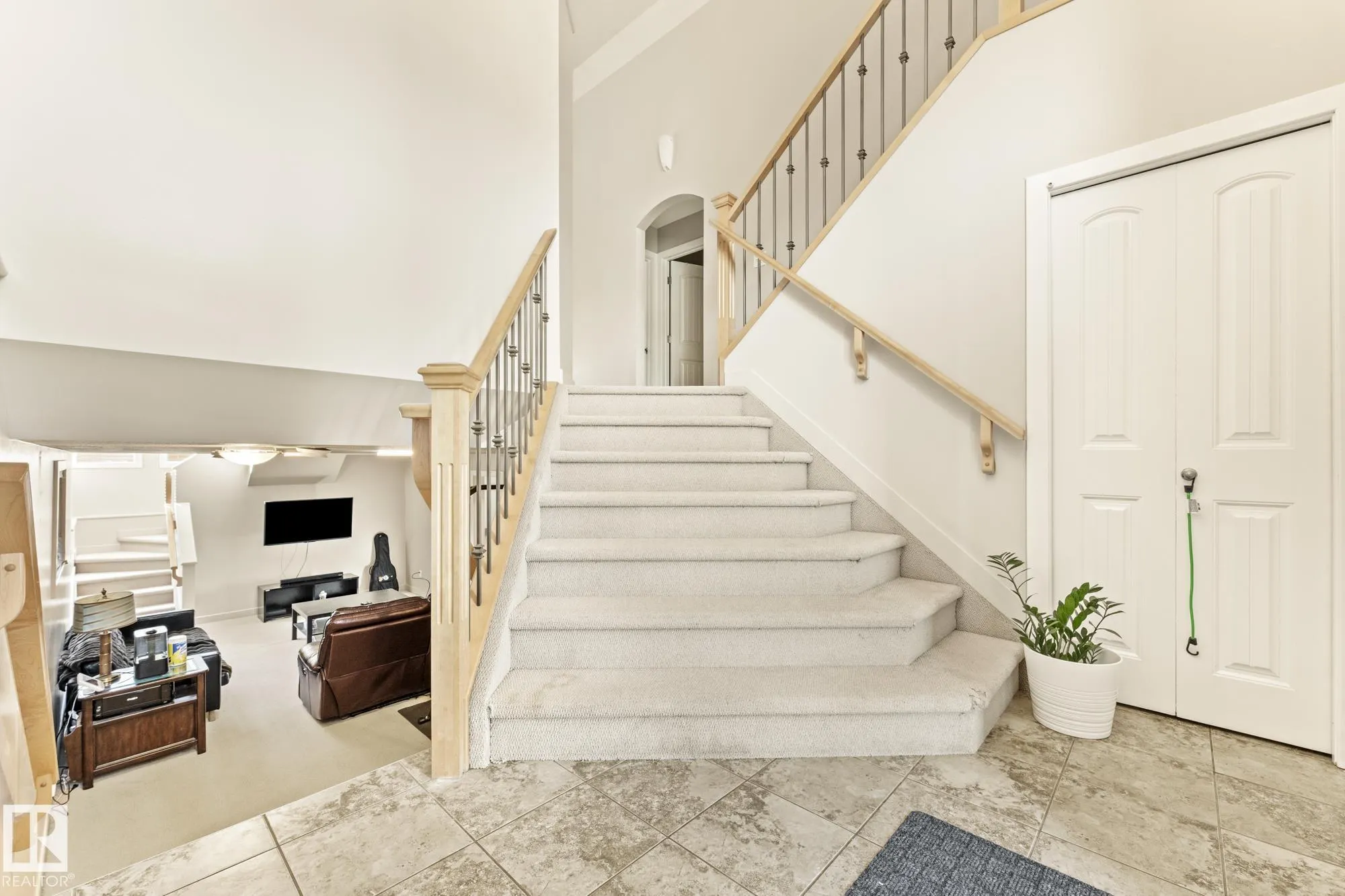 345 MACEWAN Road