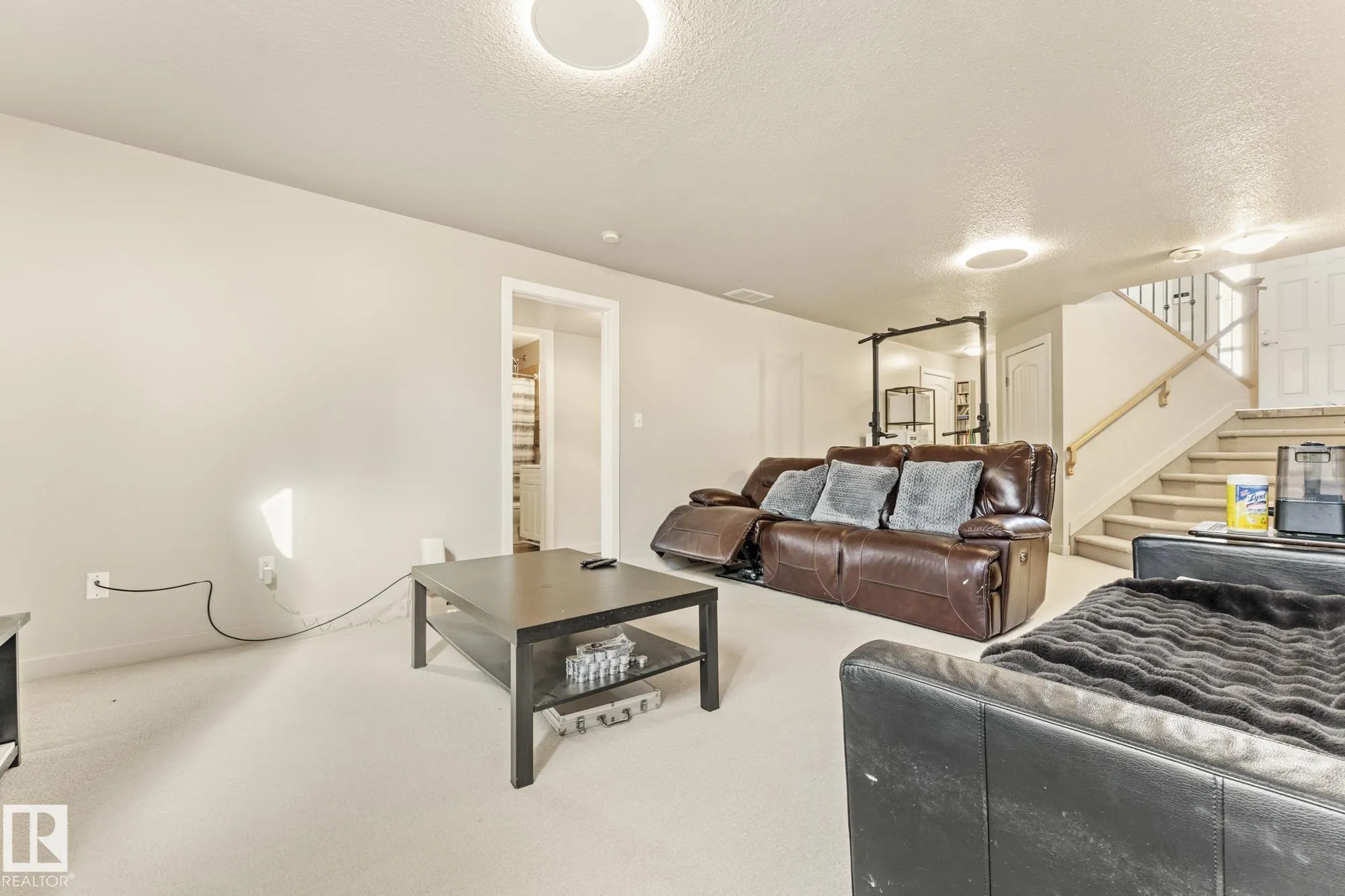 345 MACEWAN Road