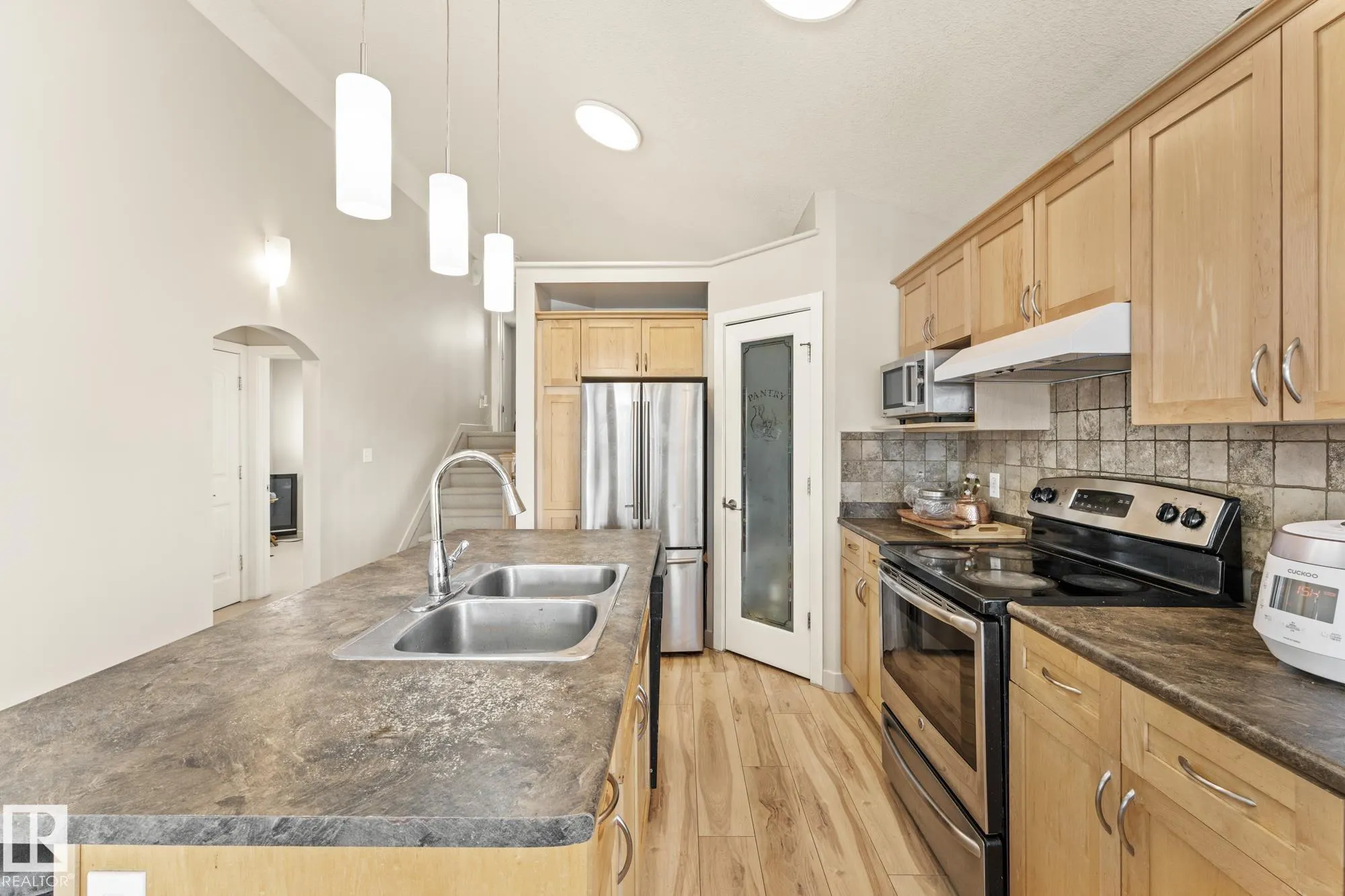 345 MACEWAN Road