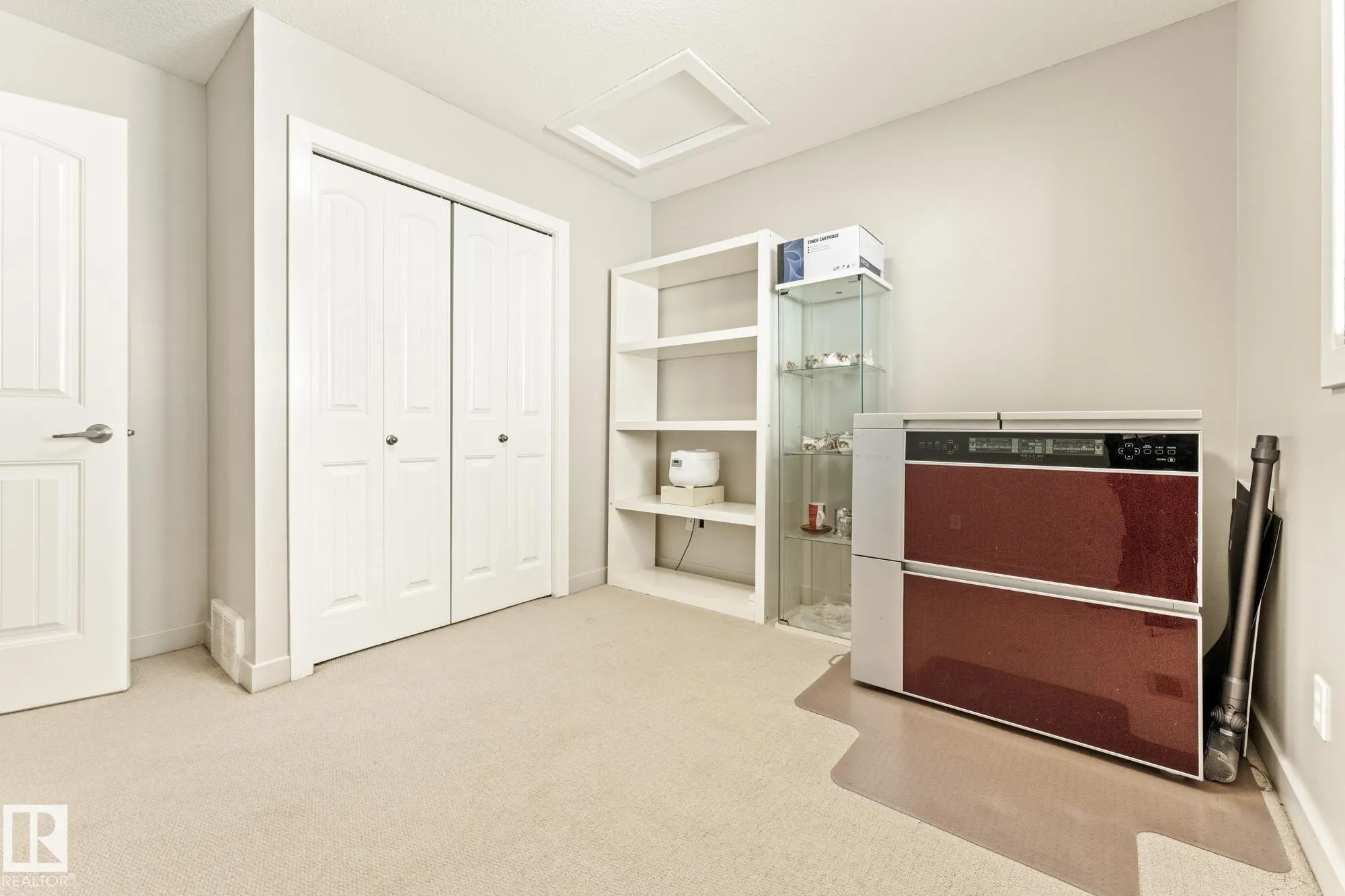 345 MACEWAN Road
