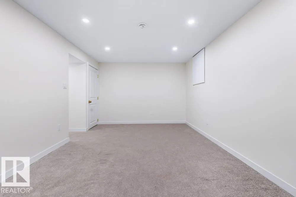 121 ABBOTTSFIELD Road