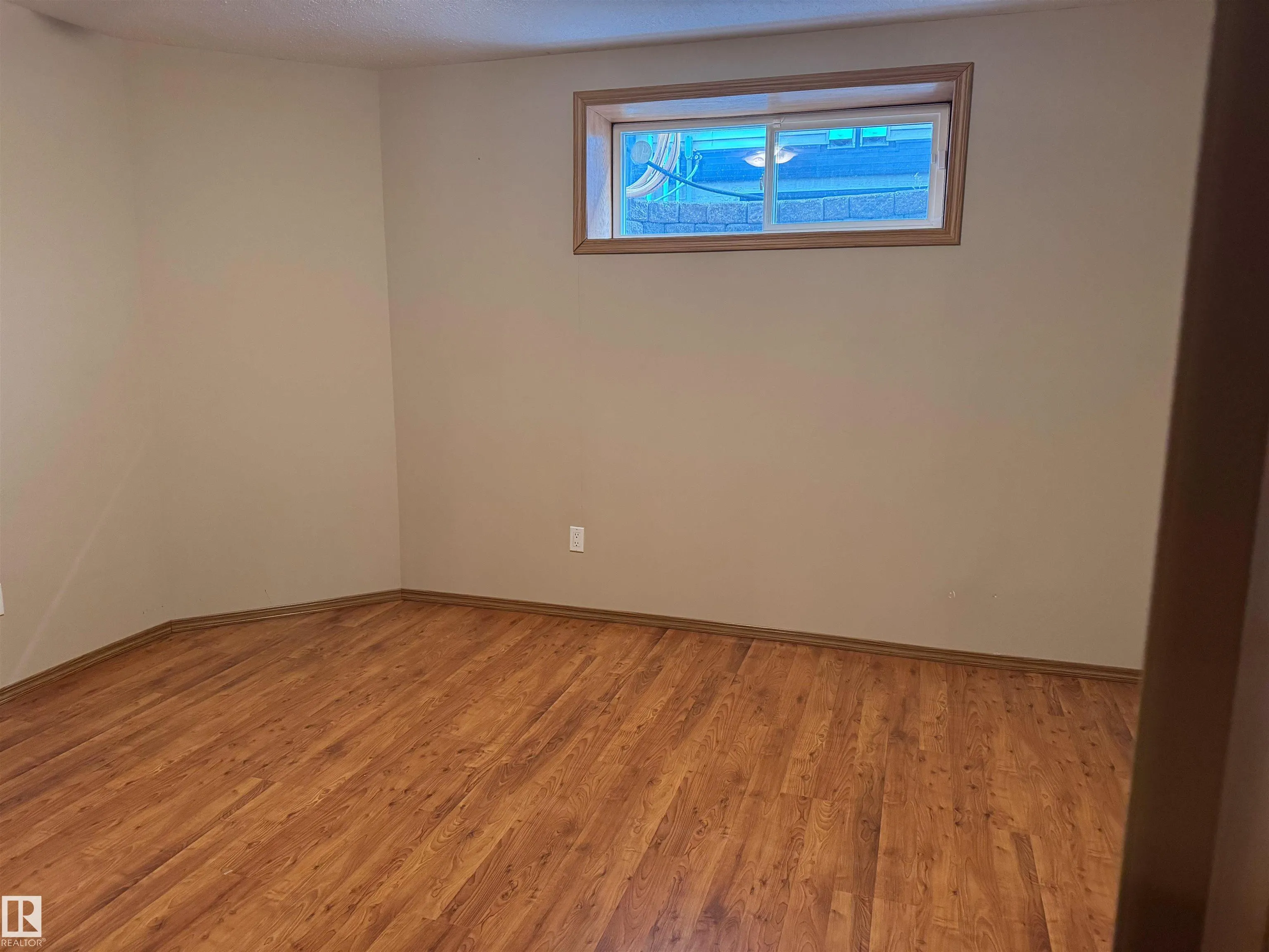 4 BRIARWOOD Way