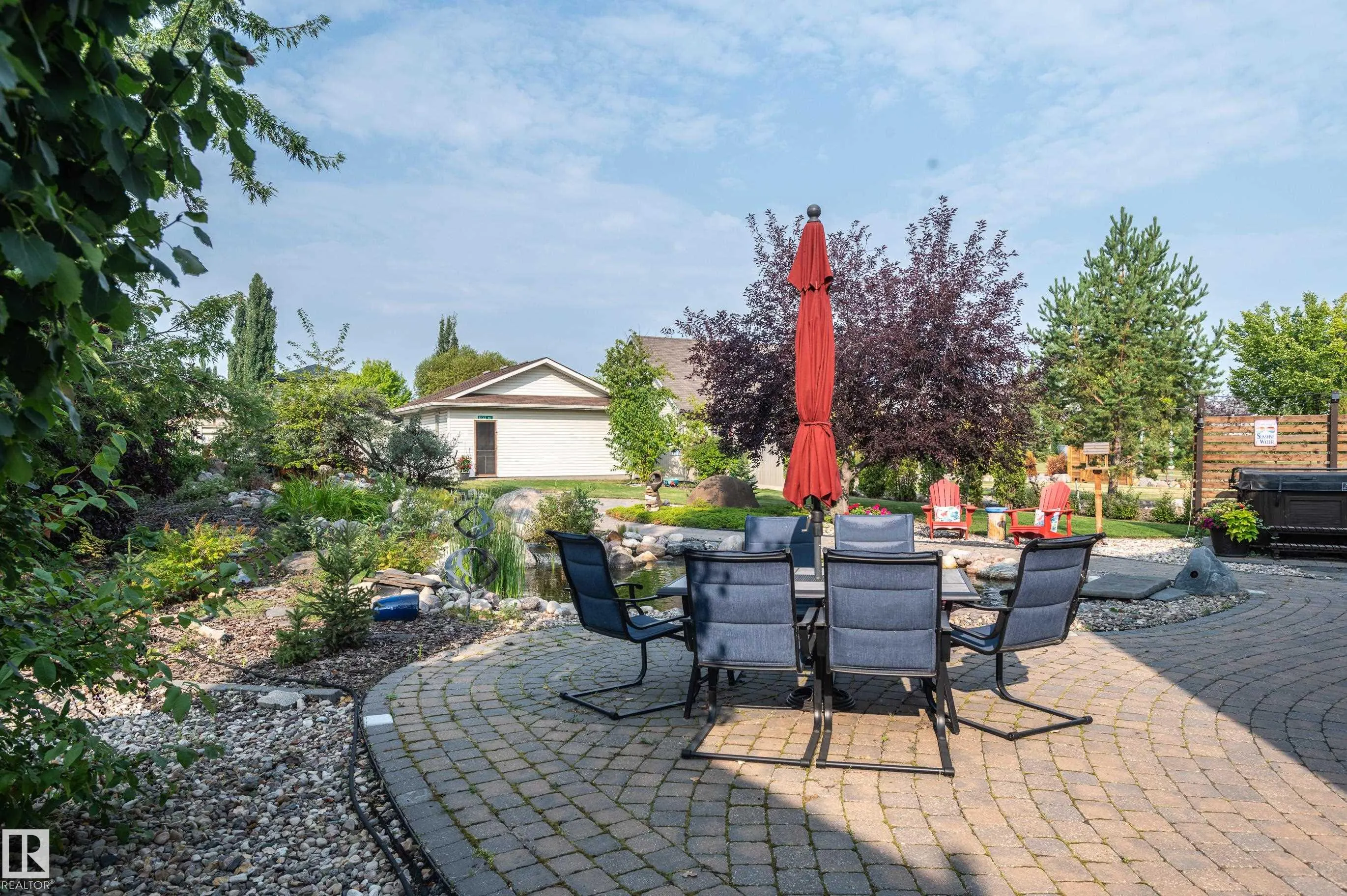 4 BRIARWOOD Way