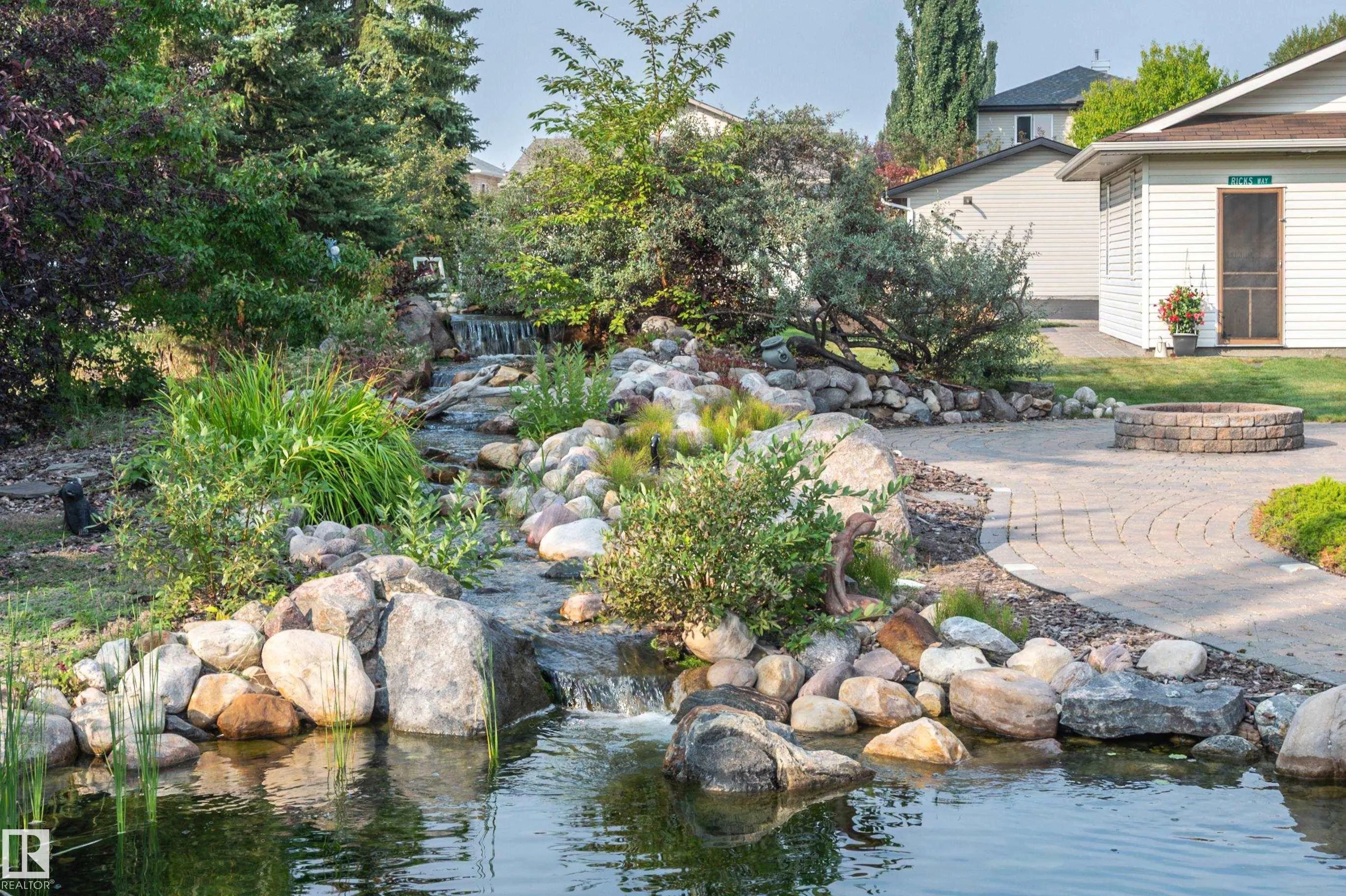4 BRIARWOOD Way