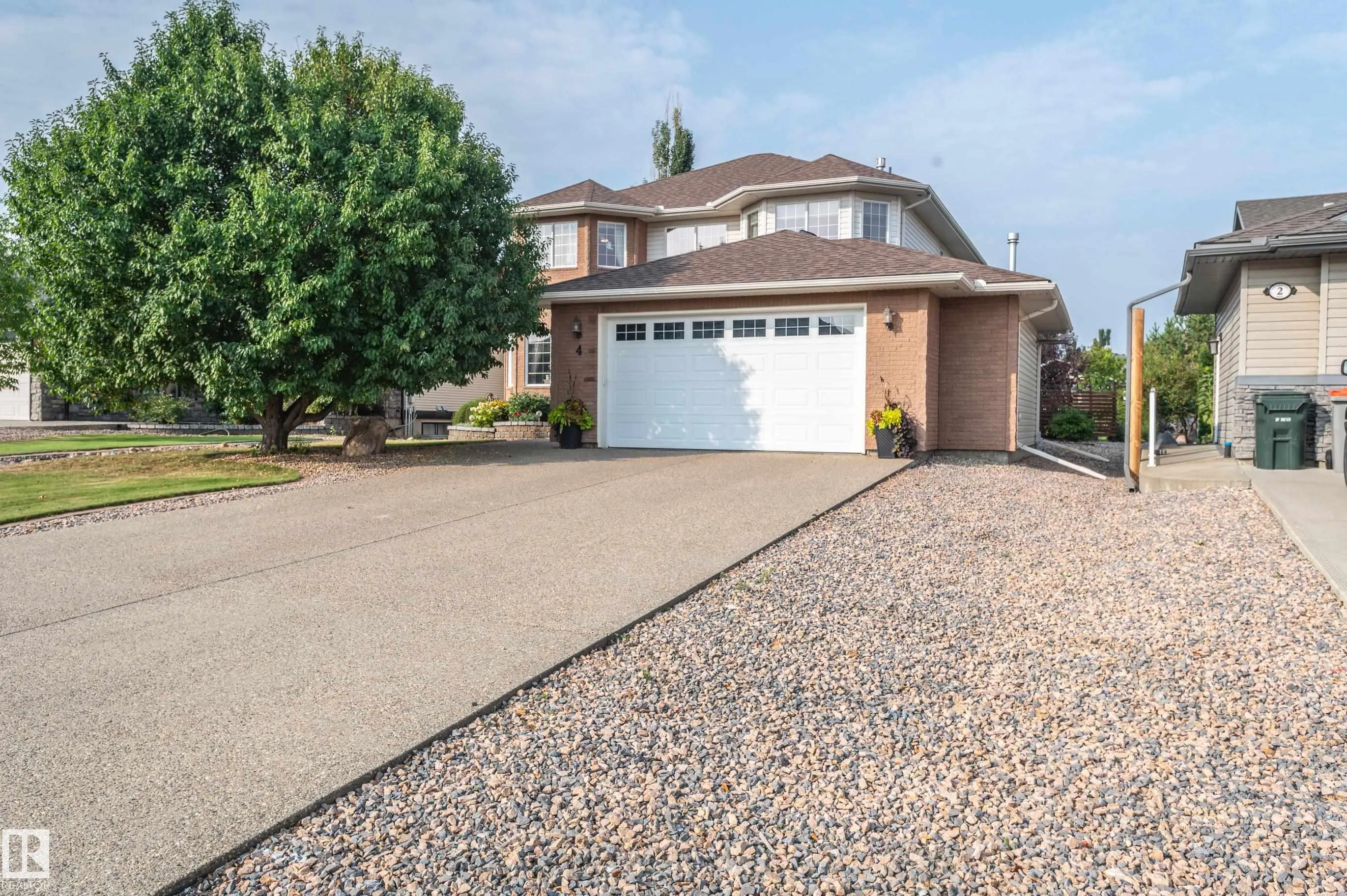 4 BRIARWOOD Way