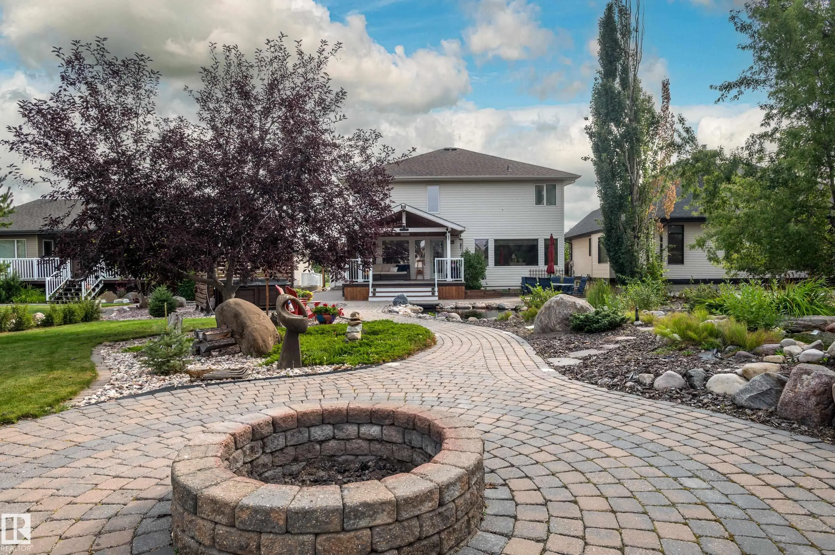 4 BRIARWOOD Way