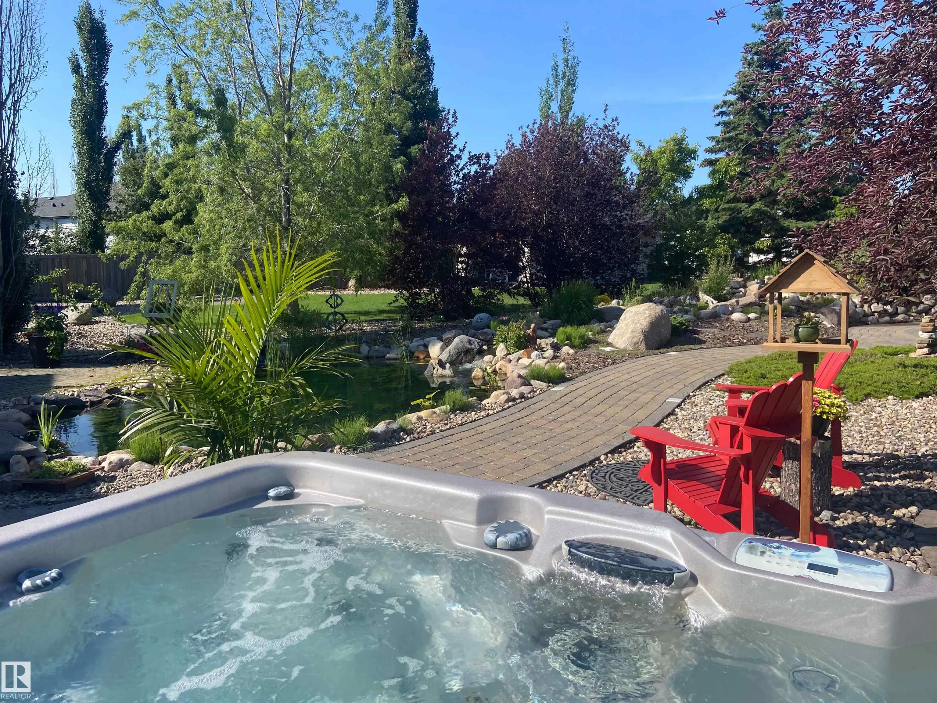 4 BRIARWOOD Way