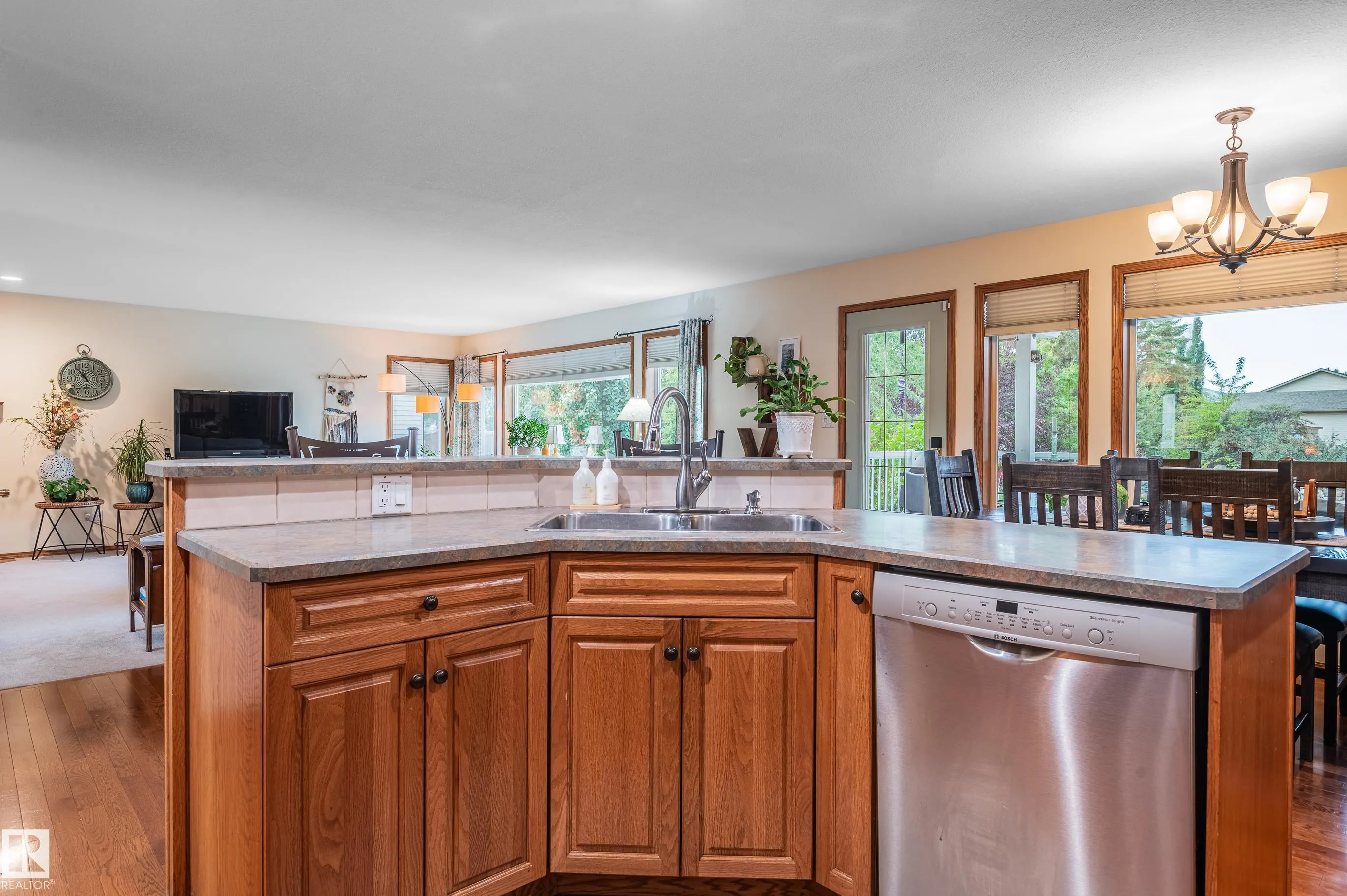 4 BRIARWOOD Way