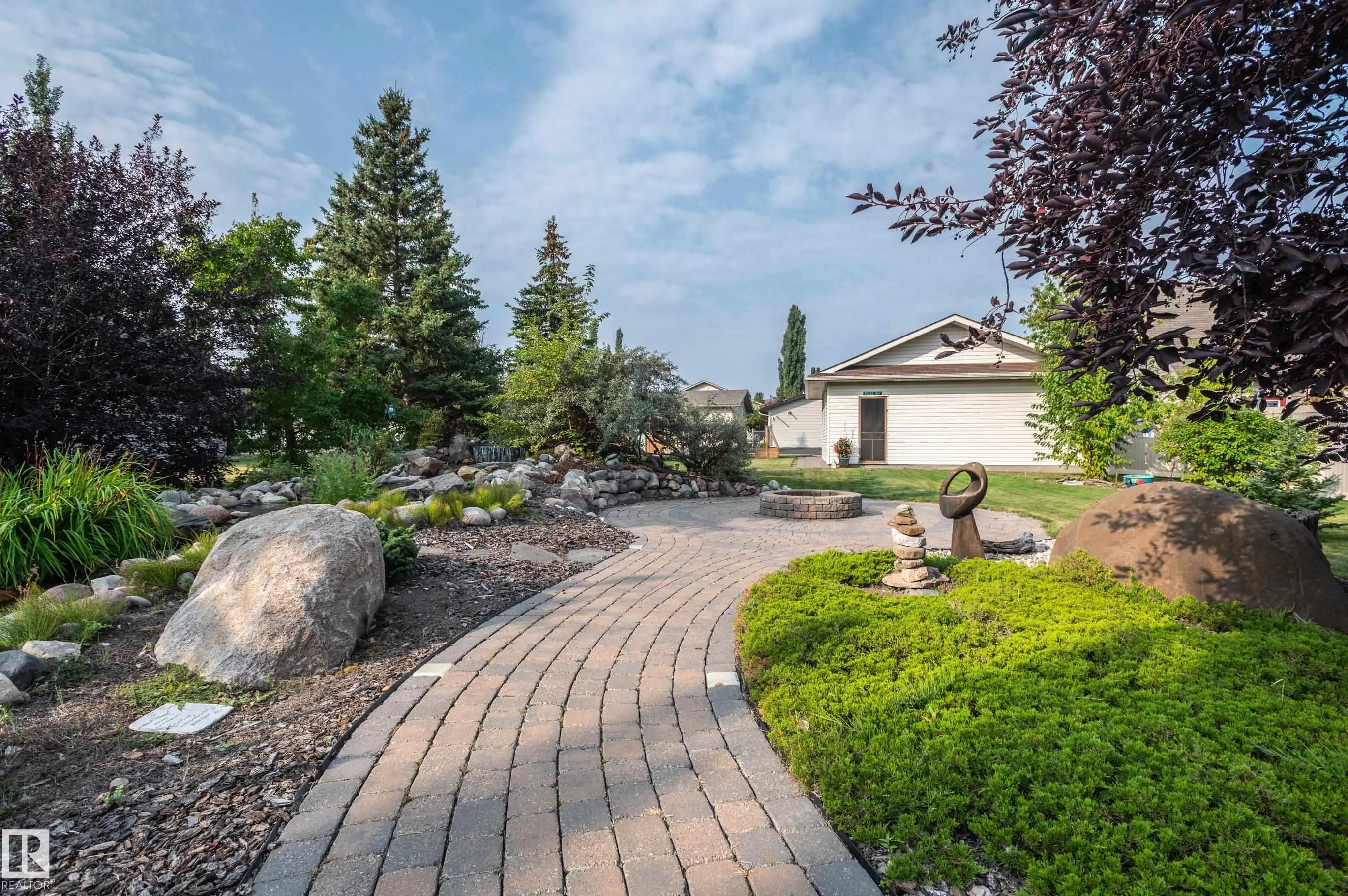 4 BRIARWOOD Way
