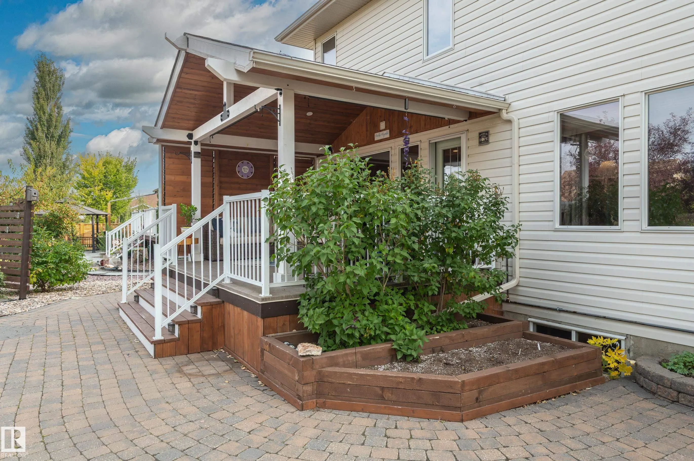 4 BRIARWOOD Way