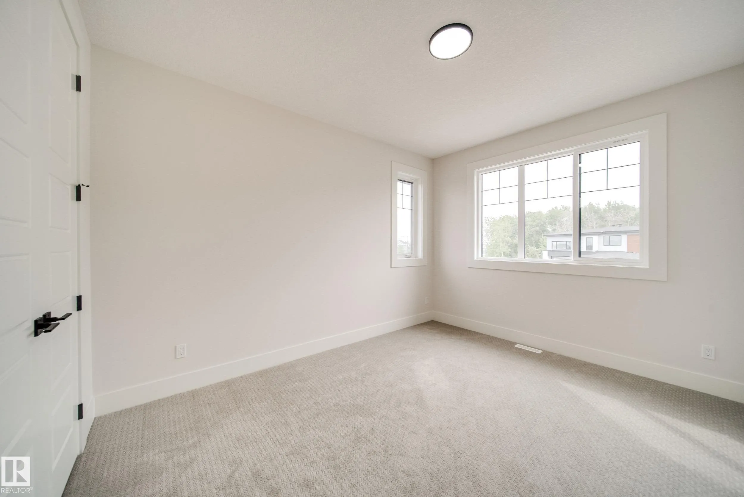 4004 GINSBURG Crescent