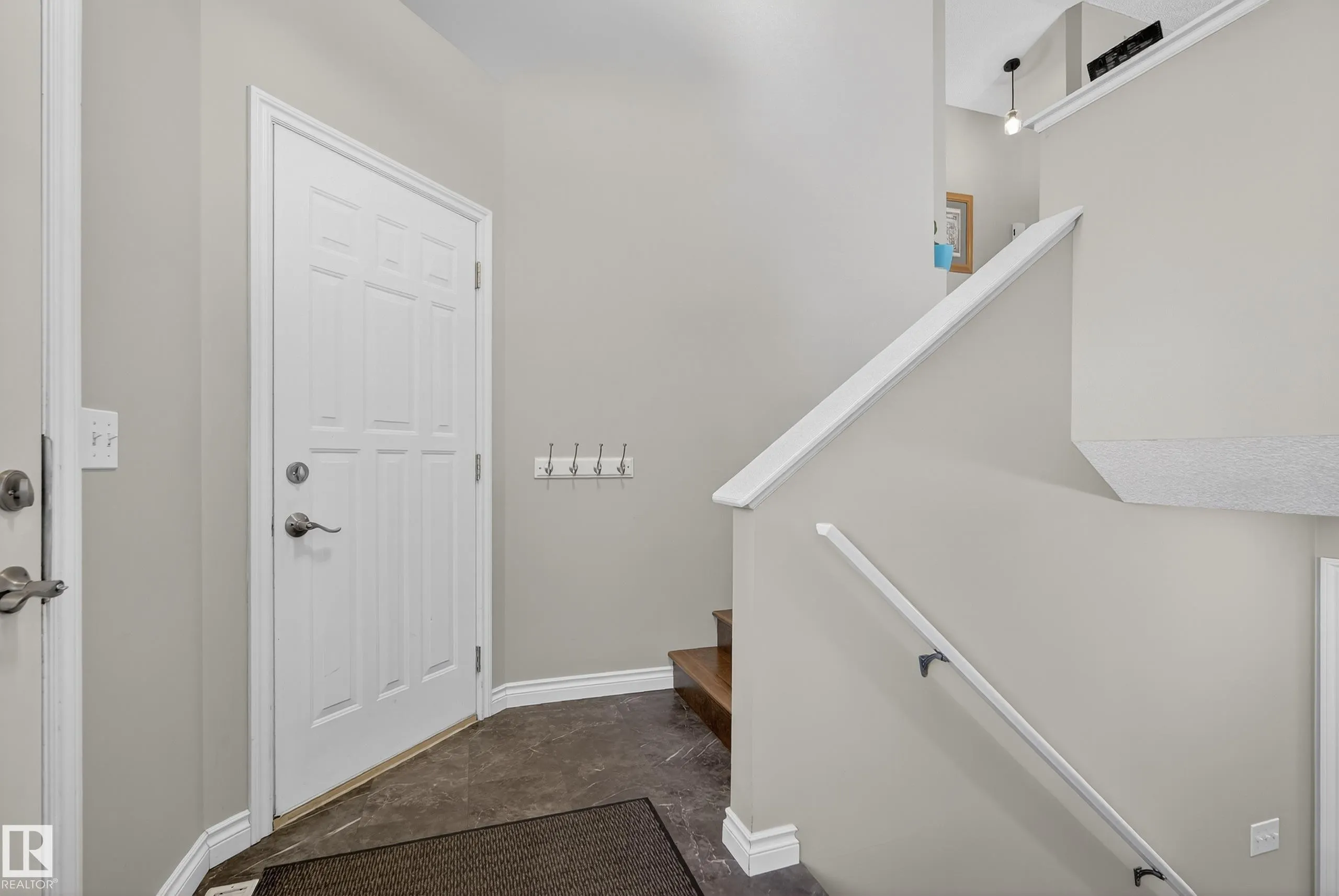 142 Lakeland Drive