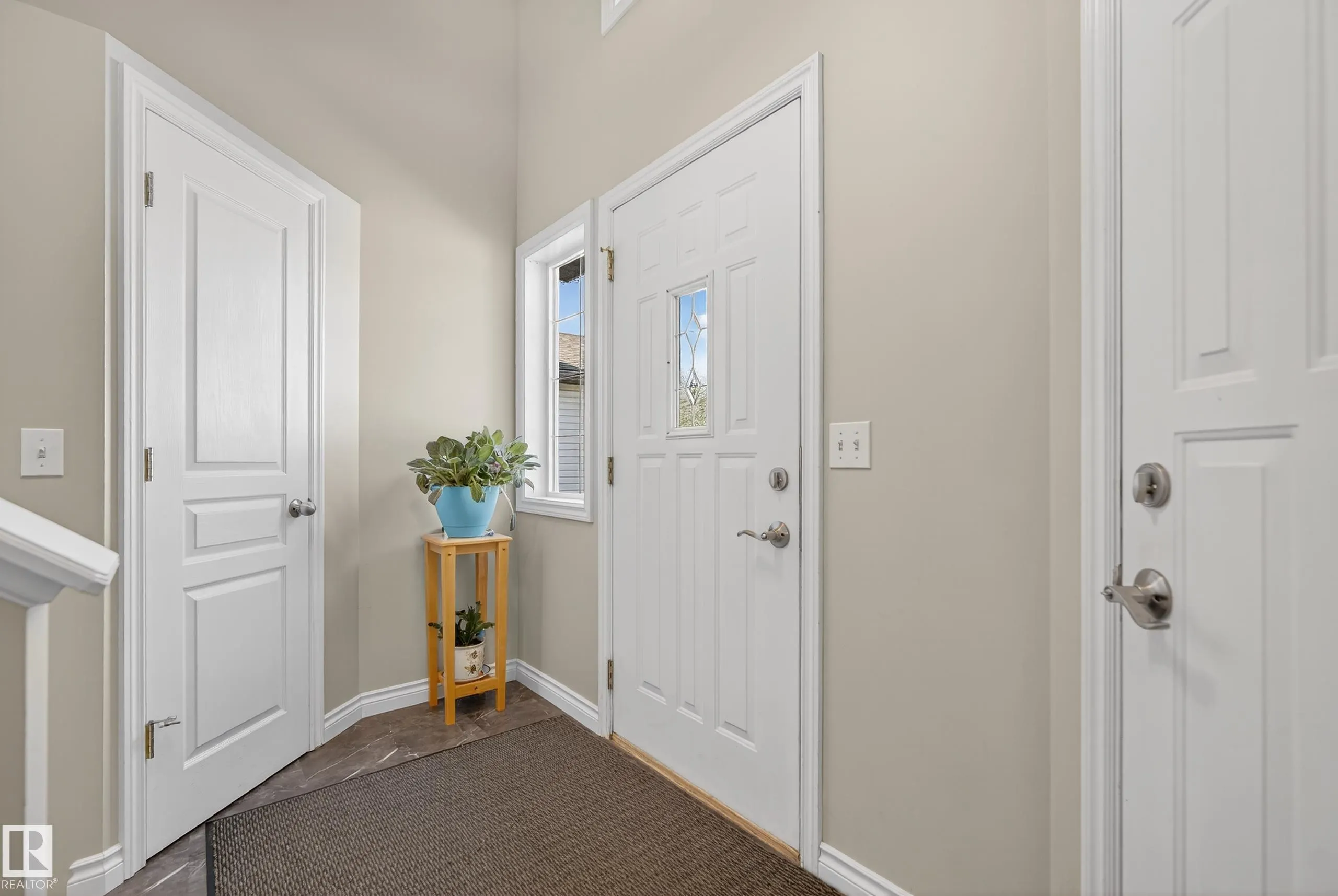 142 Lakeland Drive
