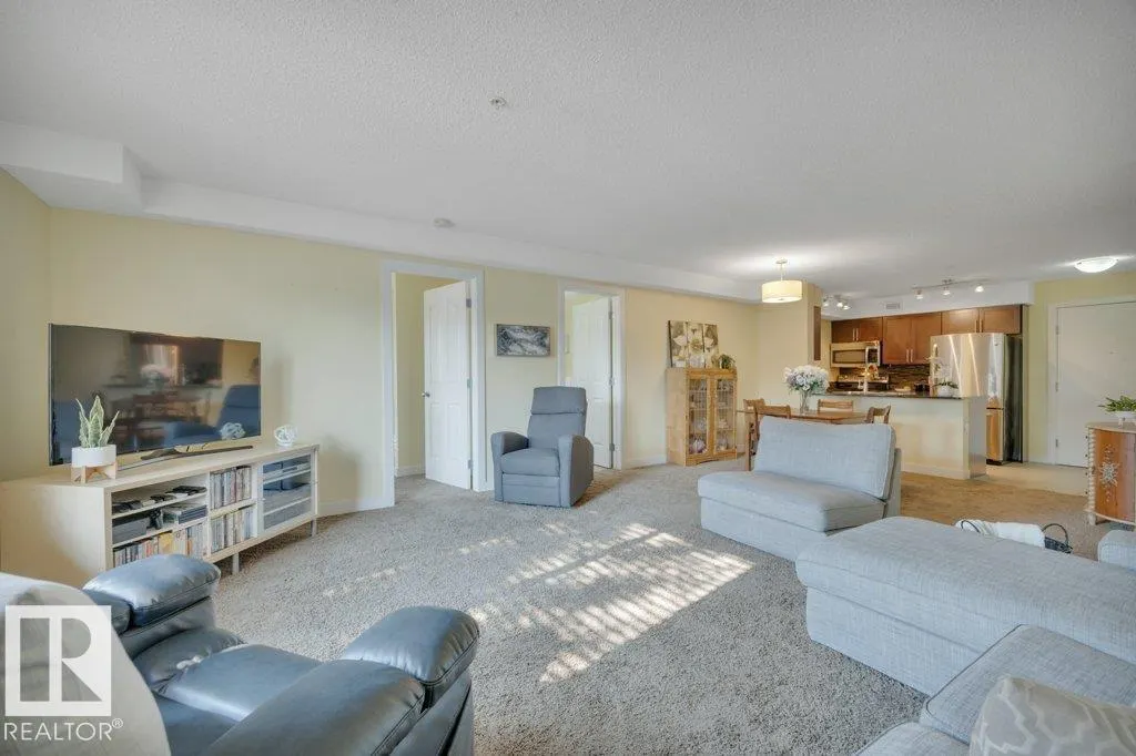11808 22 Avenue