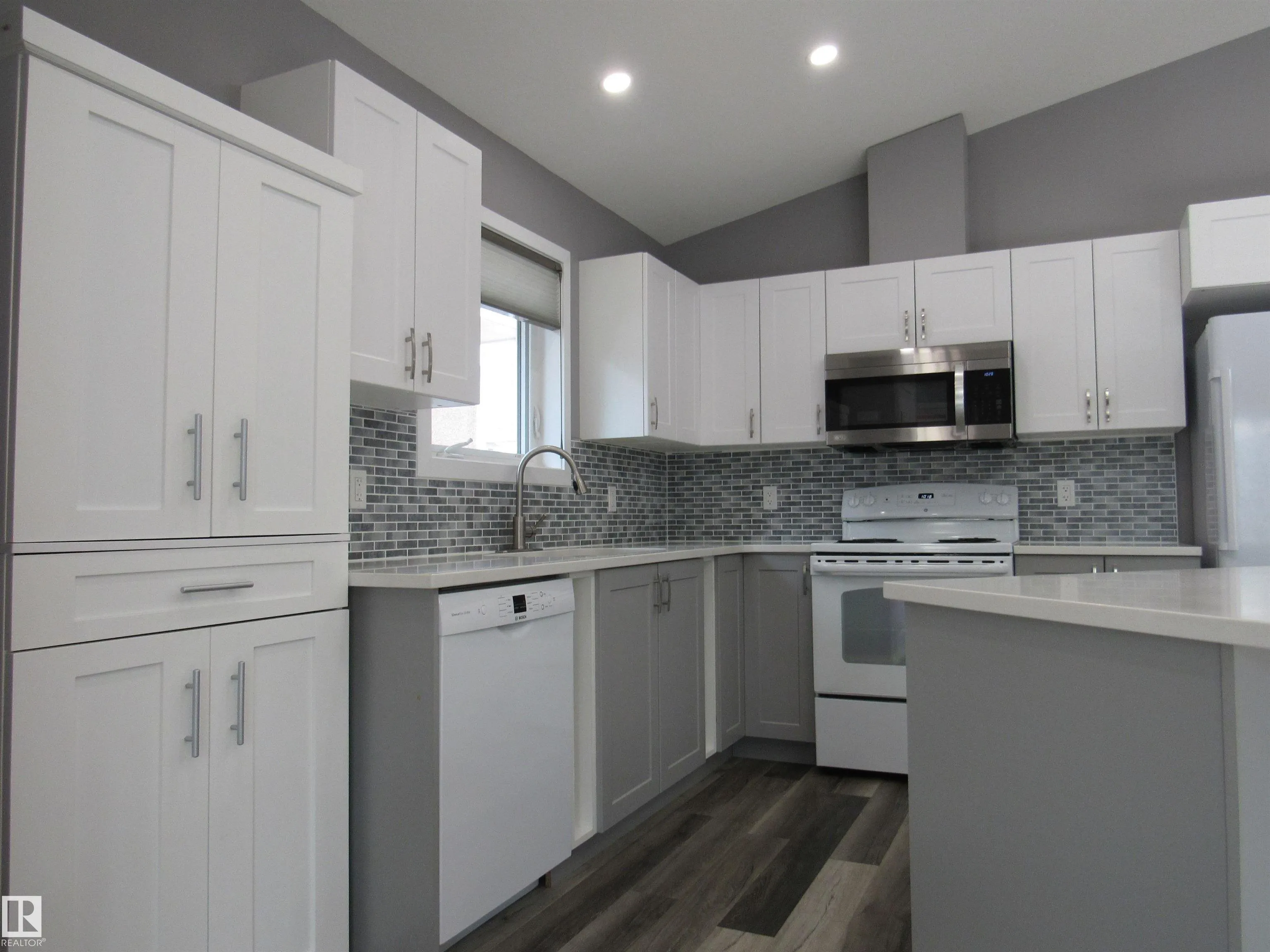 Unit A, 5112 - 54 Street