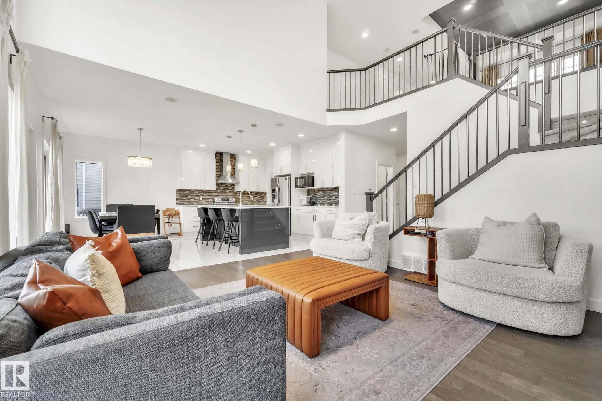 42 ELLICE Bend