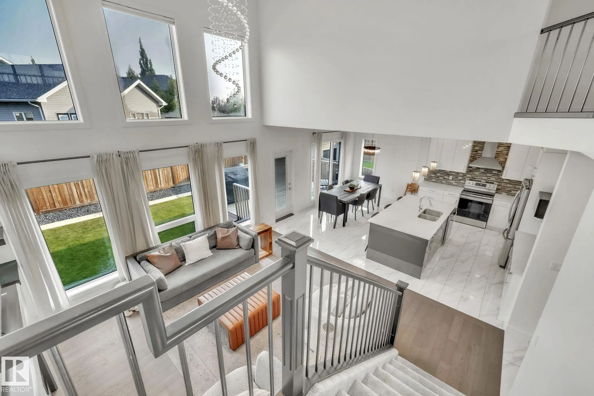 42 ELLICE Bend