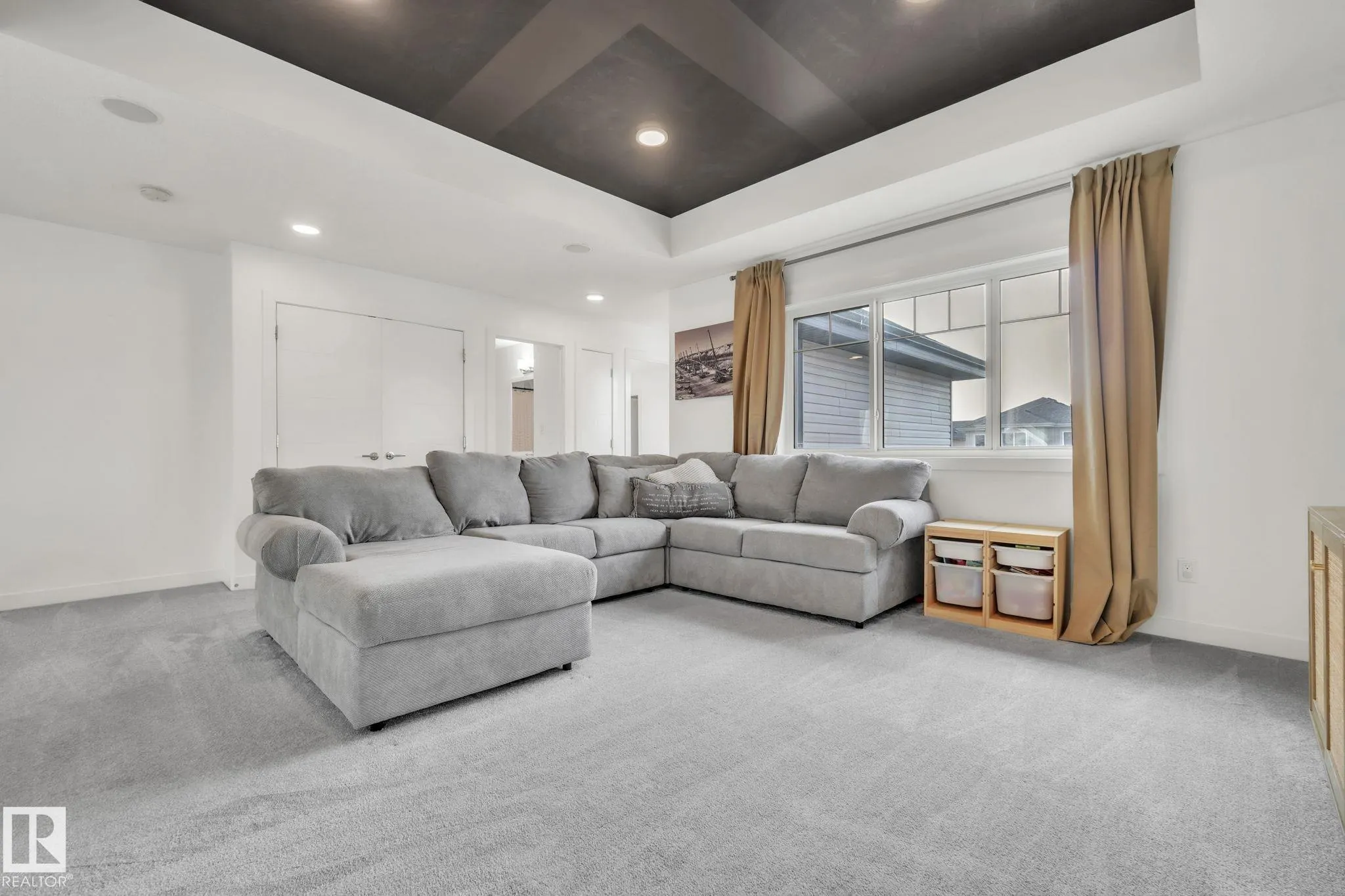 42 ELLICE Bend
