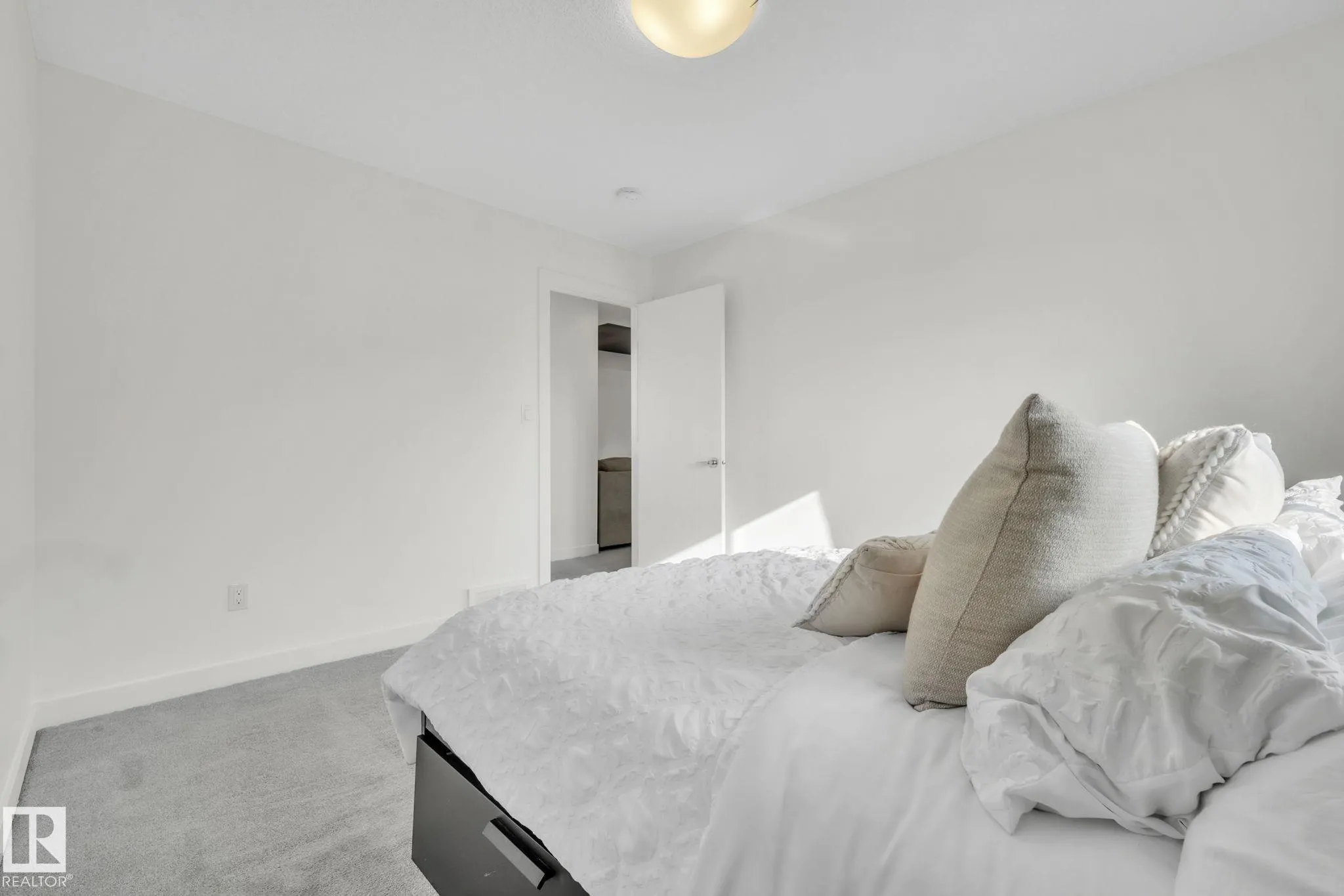 42 ELLICE Bend