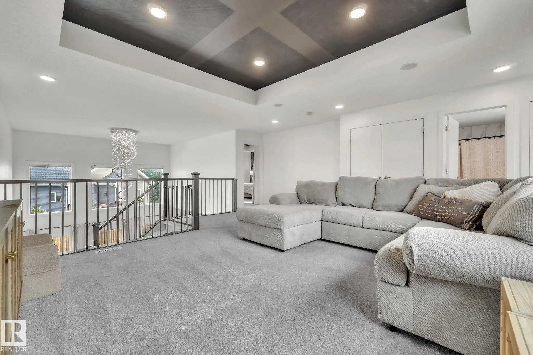 42 ELLICE Bend