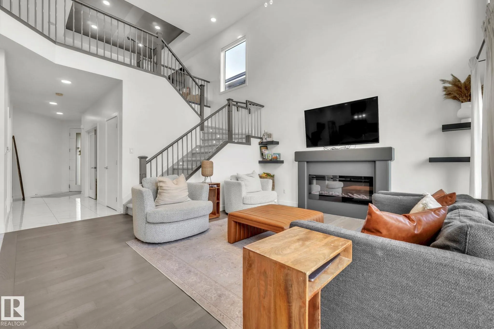 42 ELLICE Bend