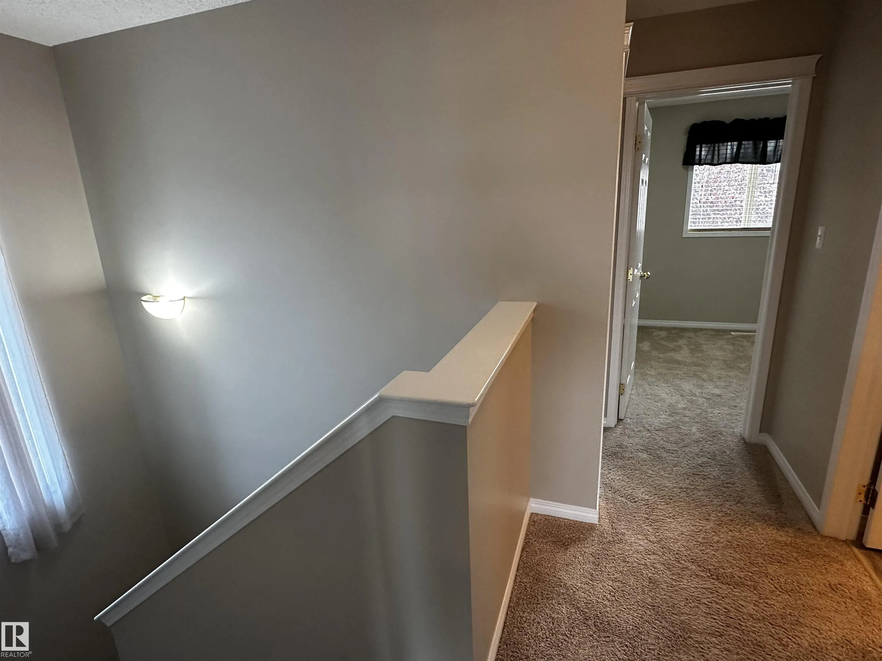 8 HEATHERLANDS Way