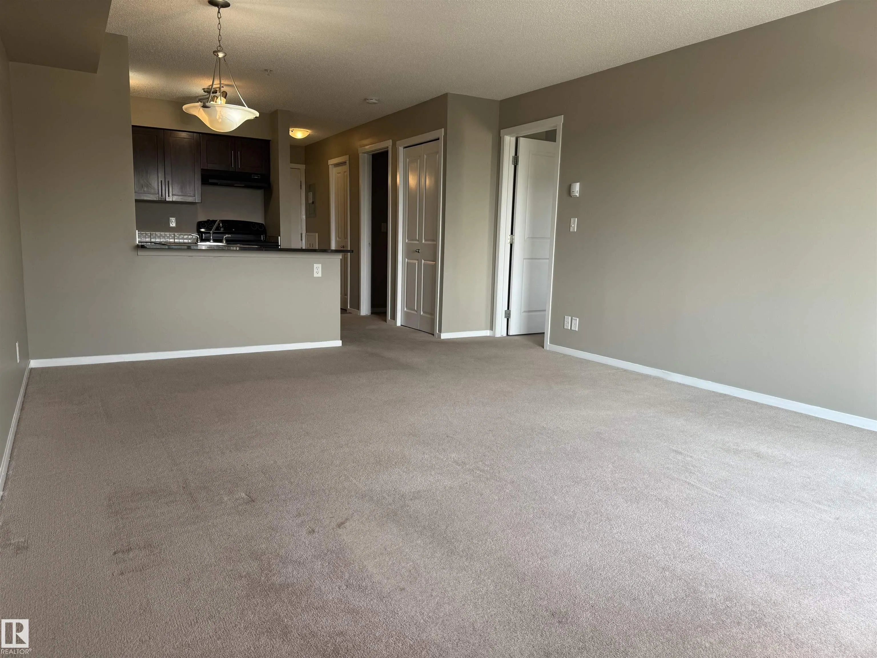 5810 MULLEN Place