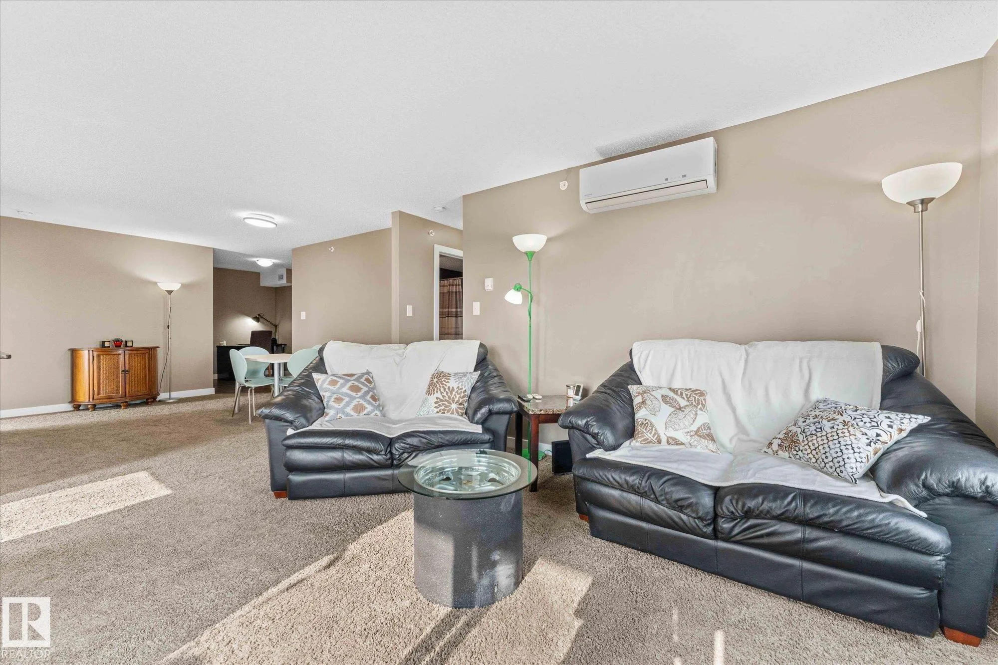 11803 22 Avenue