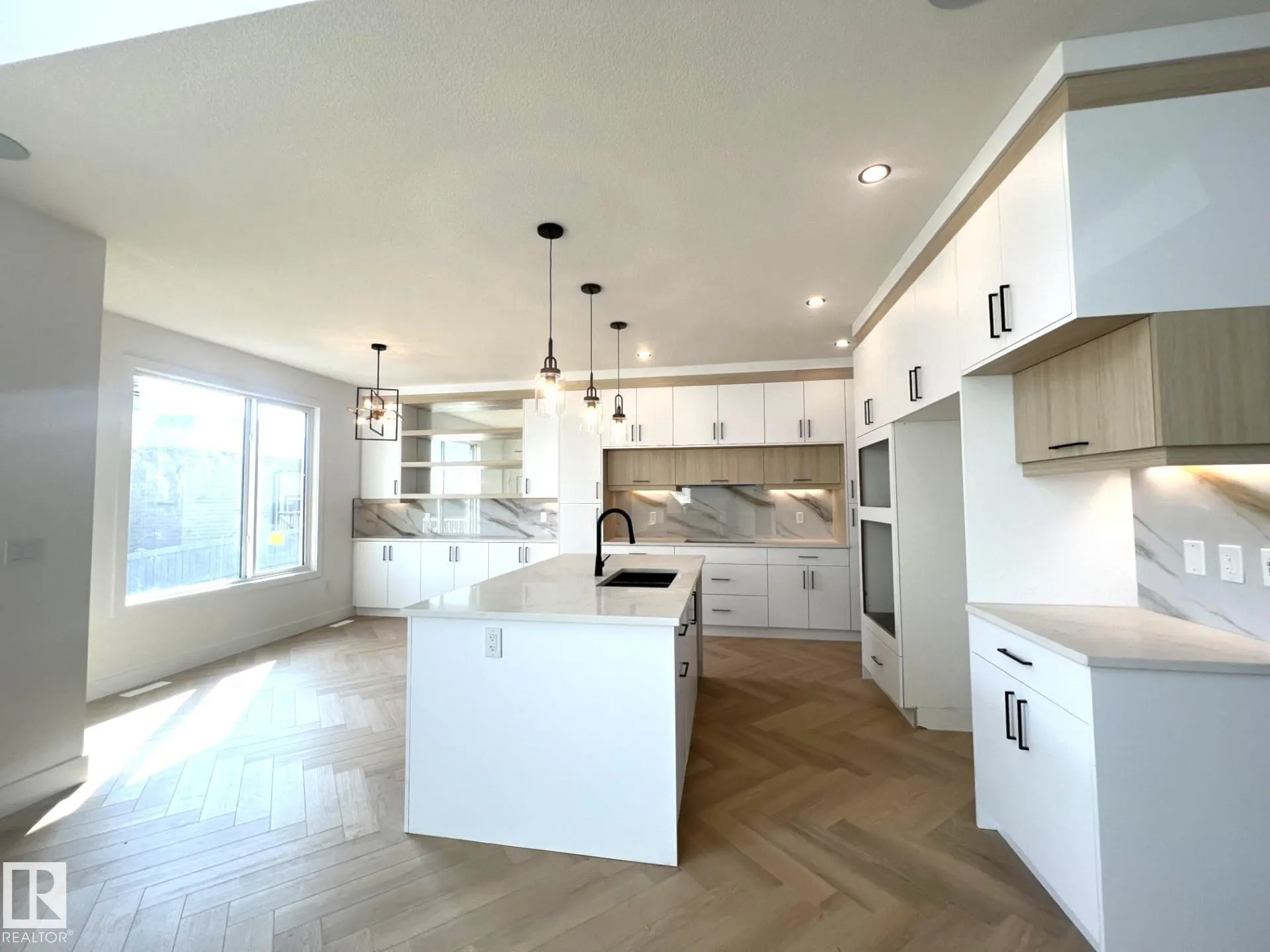 58 HUMMINGBIRD Crescent
