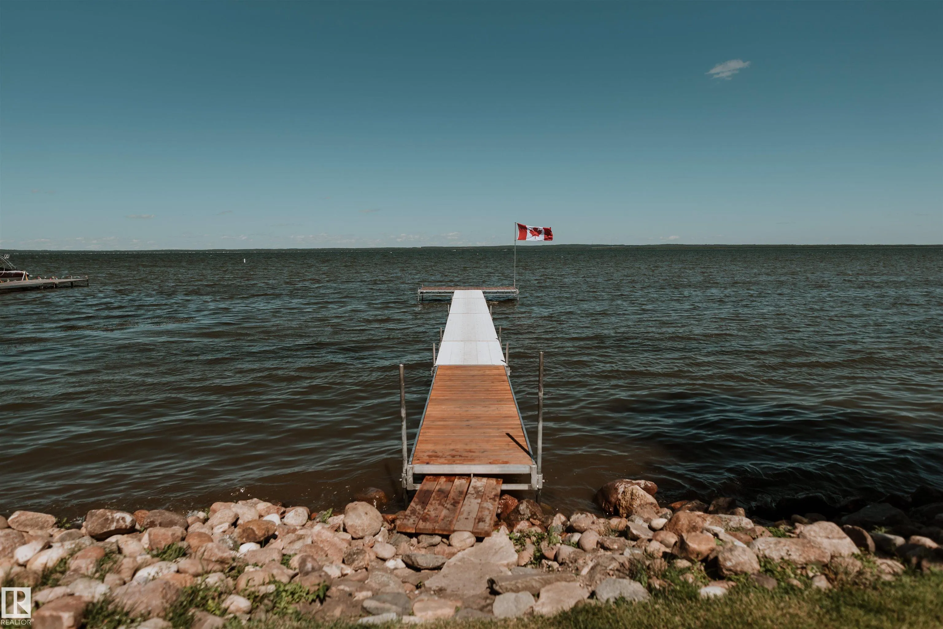 35 Lakeshore Dr