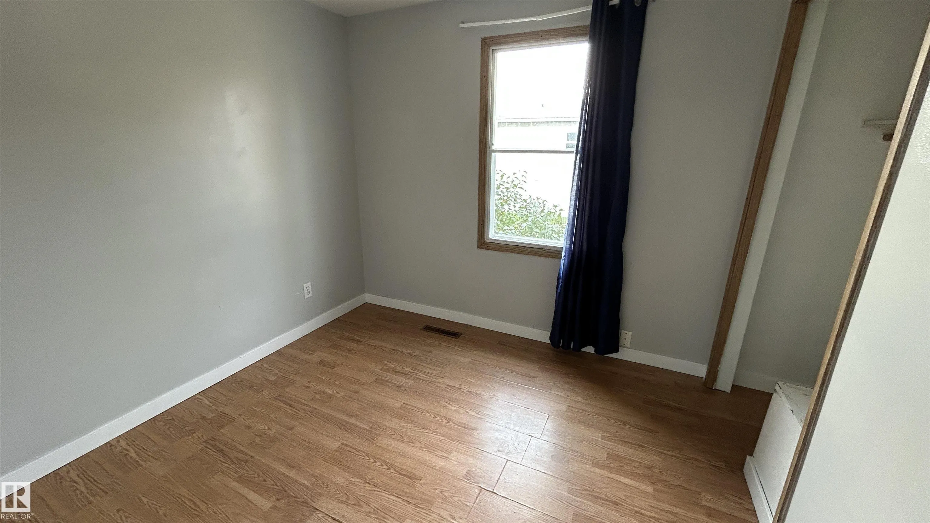 5033 53st