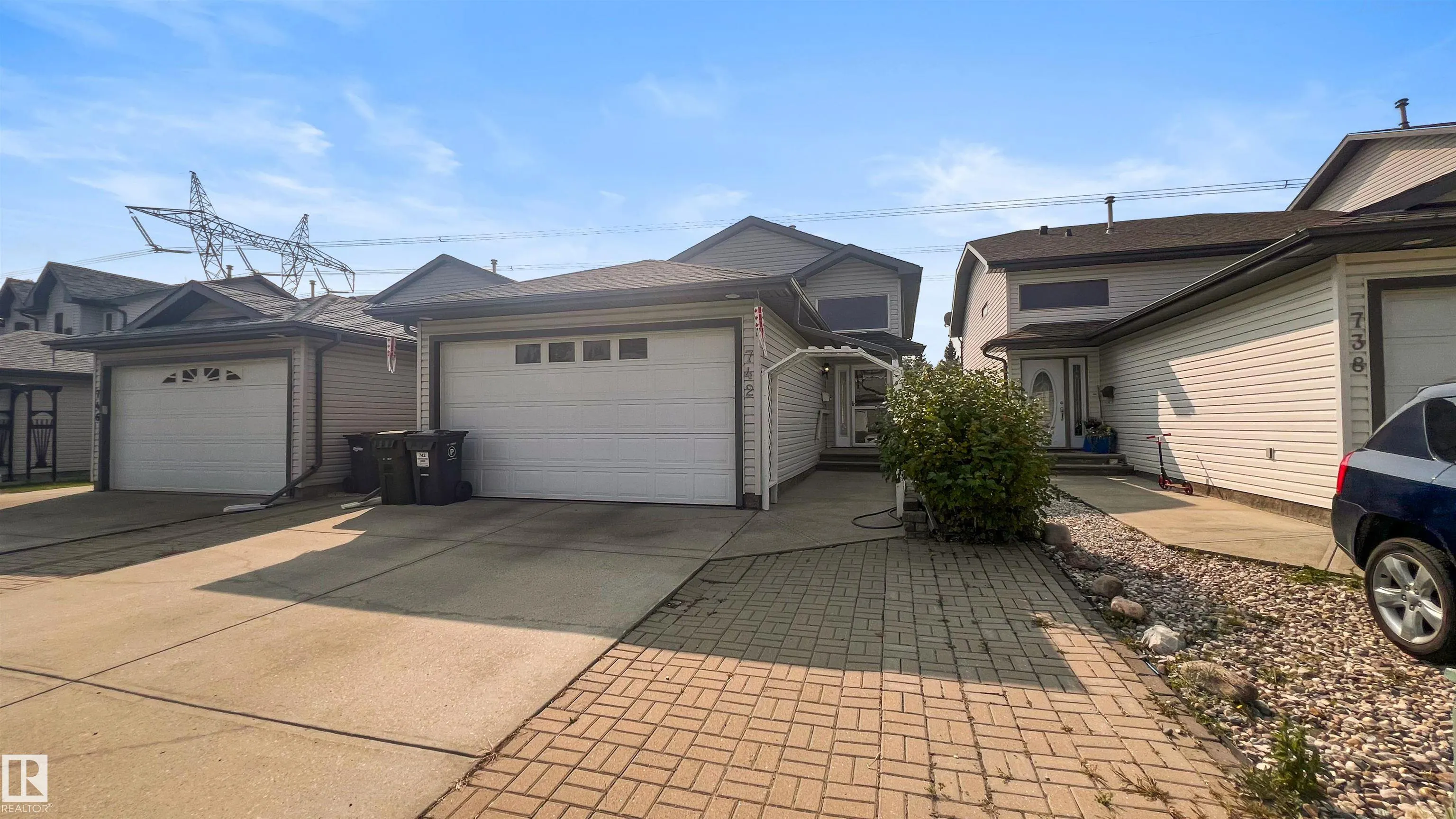 742 KANANASKIS Drive