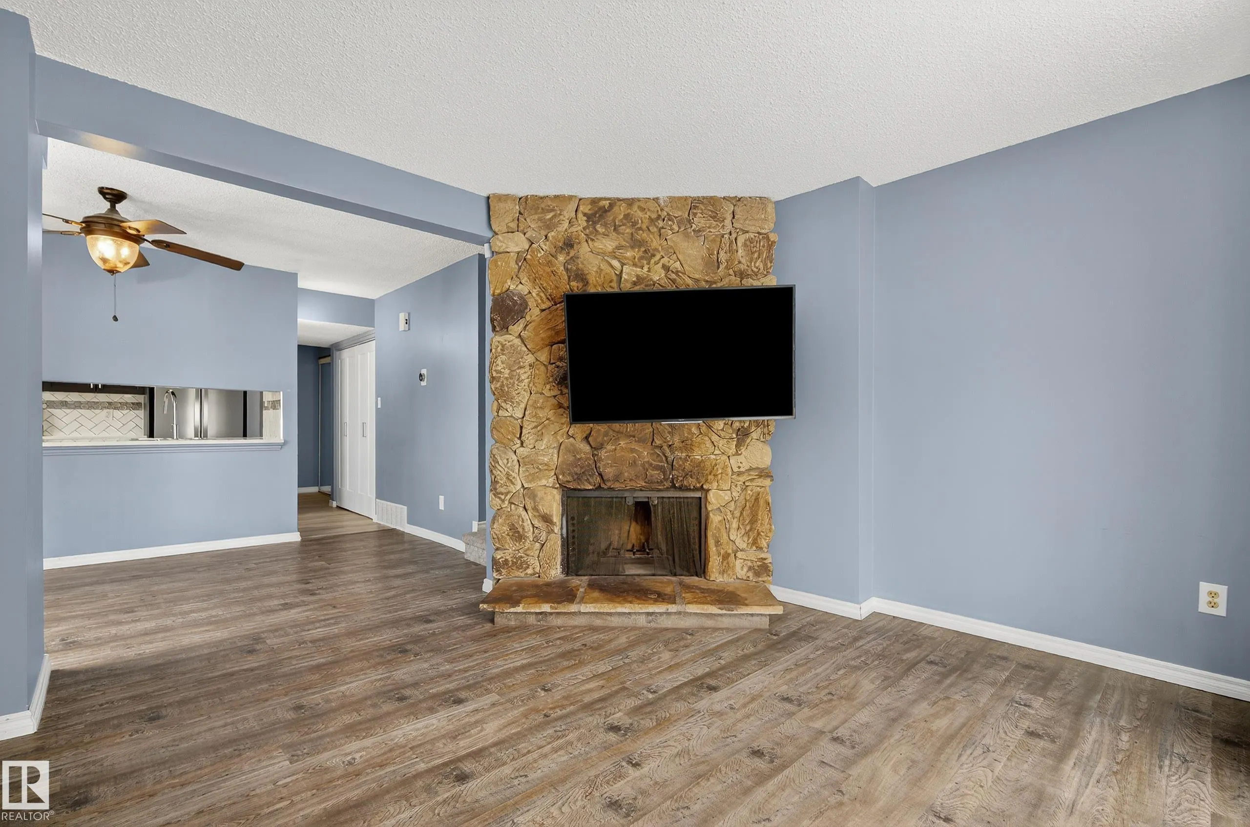 225 LANCASTER Terrace
