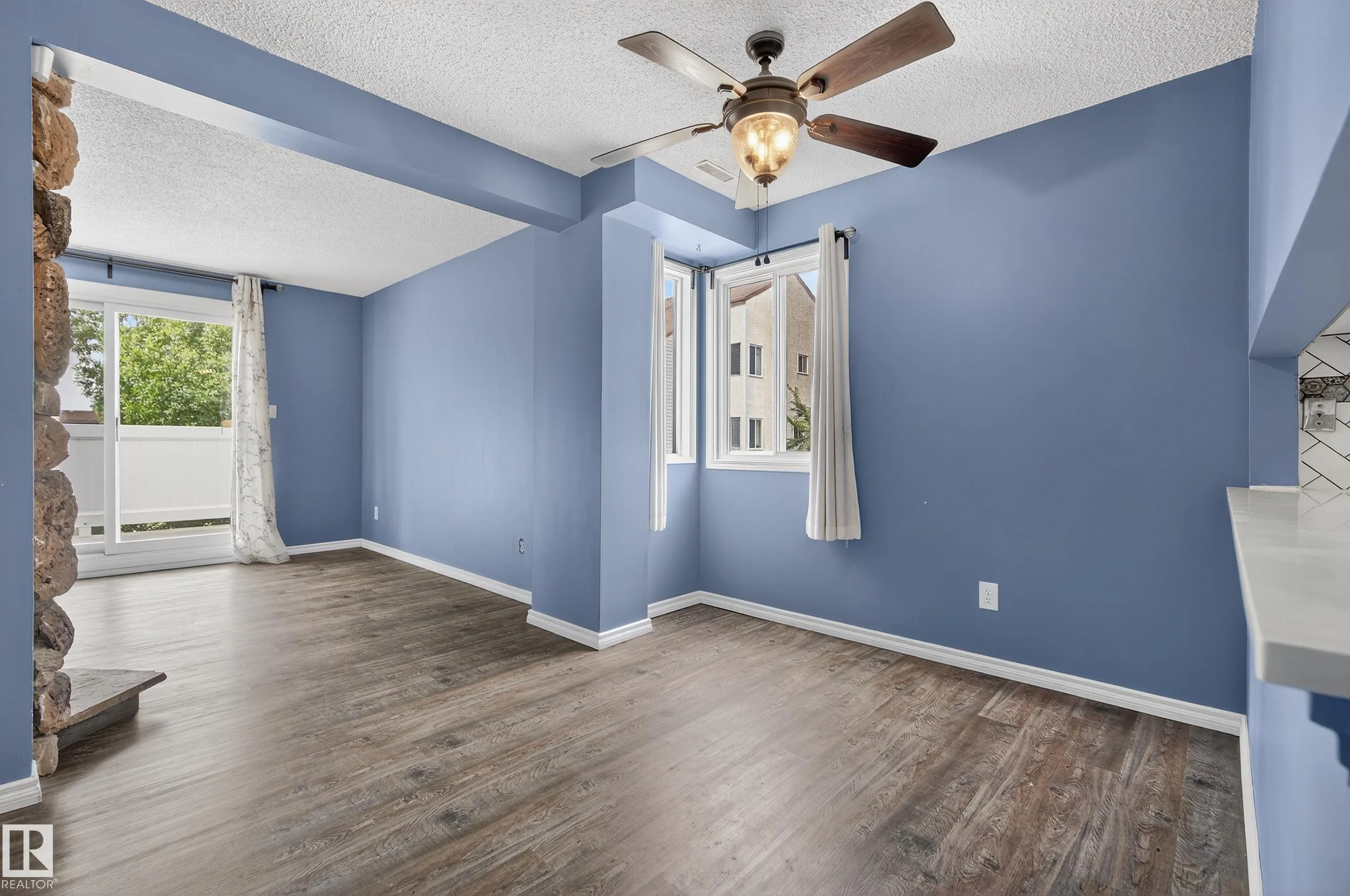 225 LANCASTER Terrace