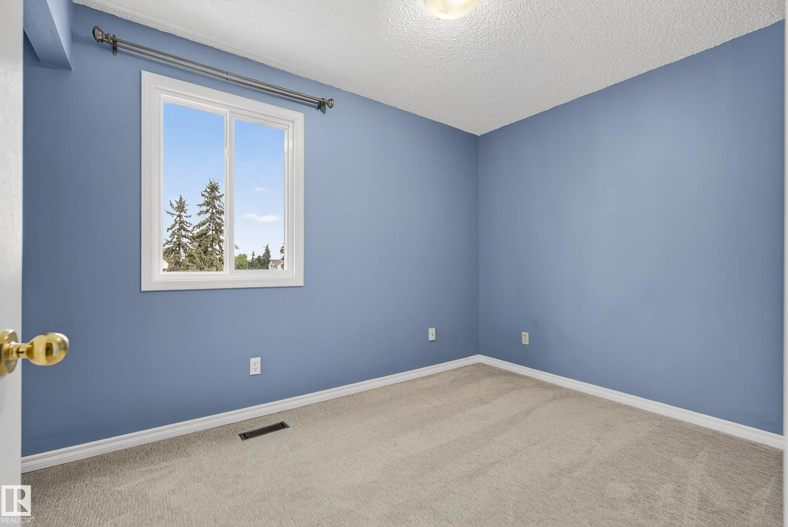 225 LANCASTER Terrace