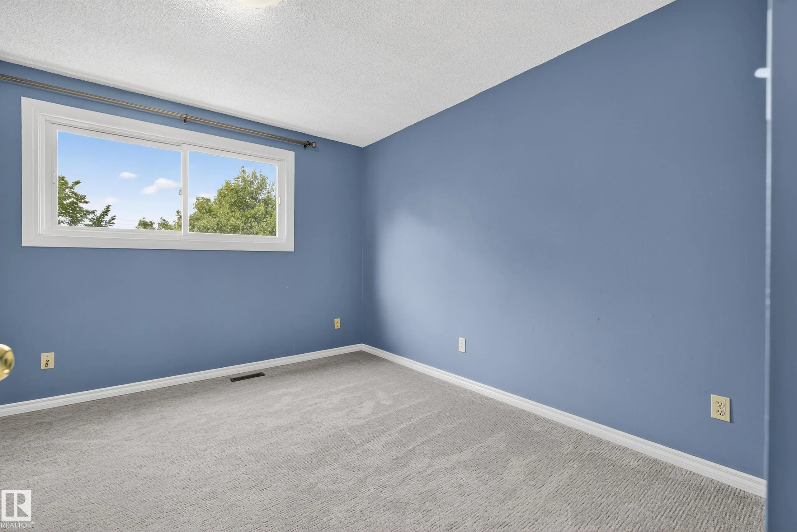 225 LANCASTER Terrace