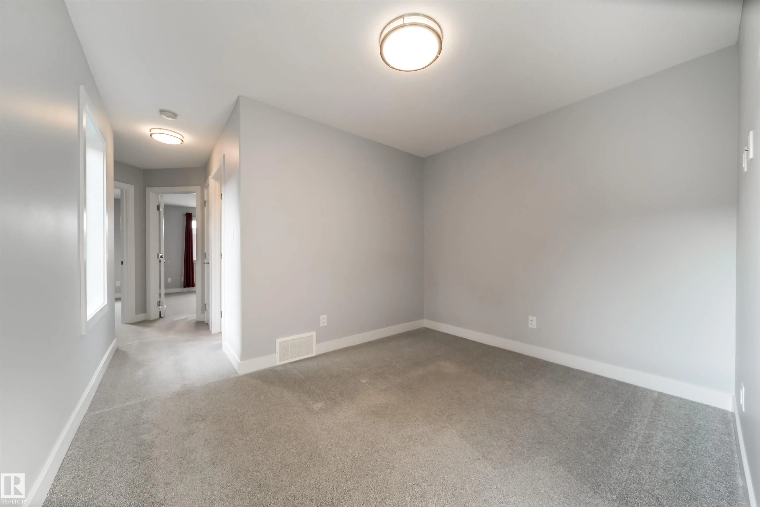 120 SALISBURY Way