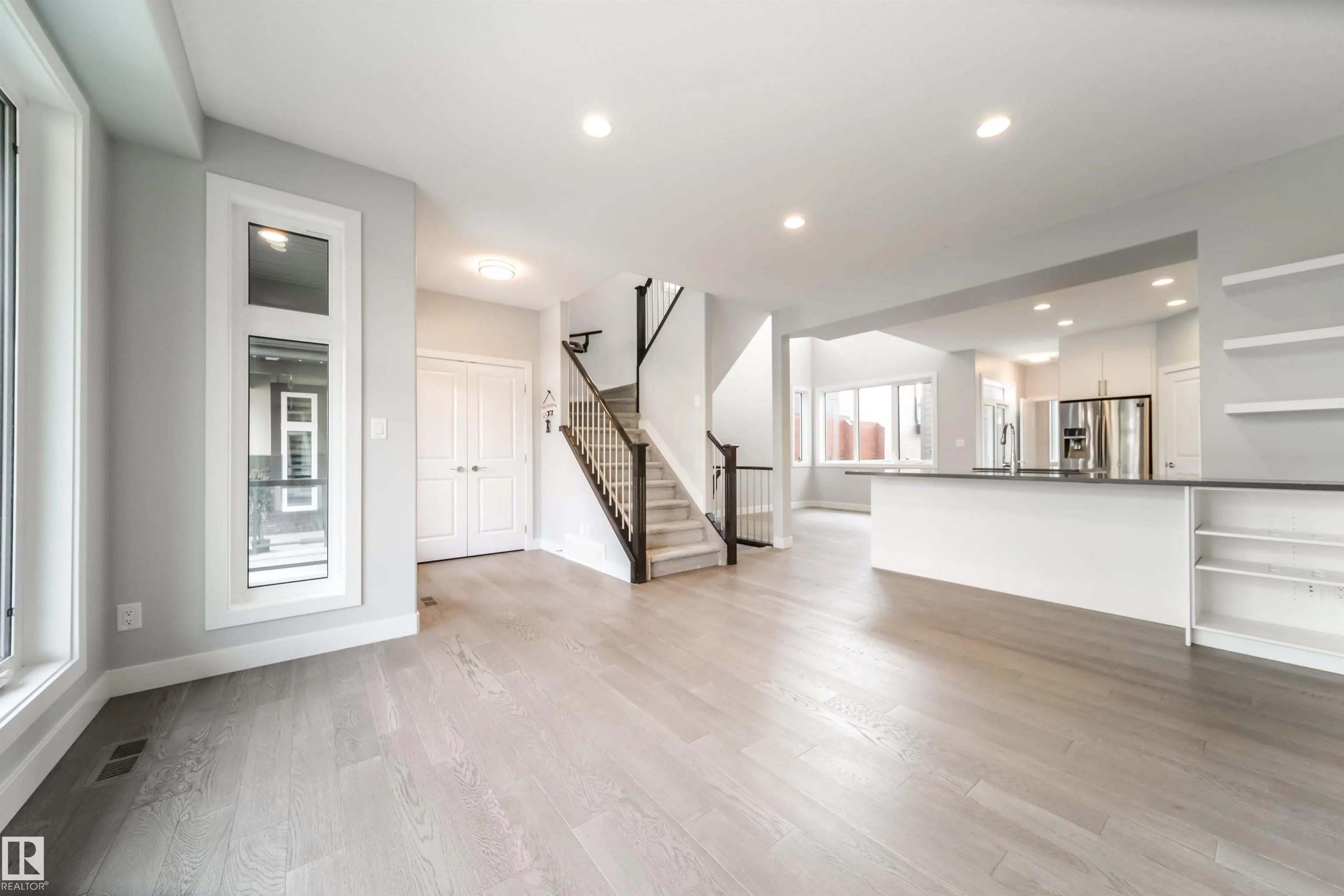 120 SALISBURY Way