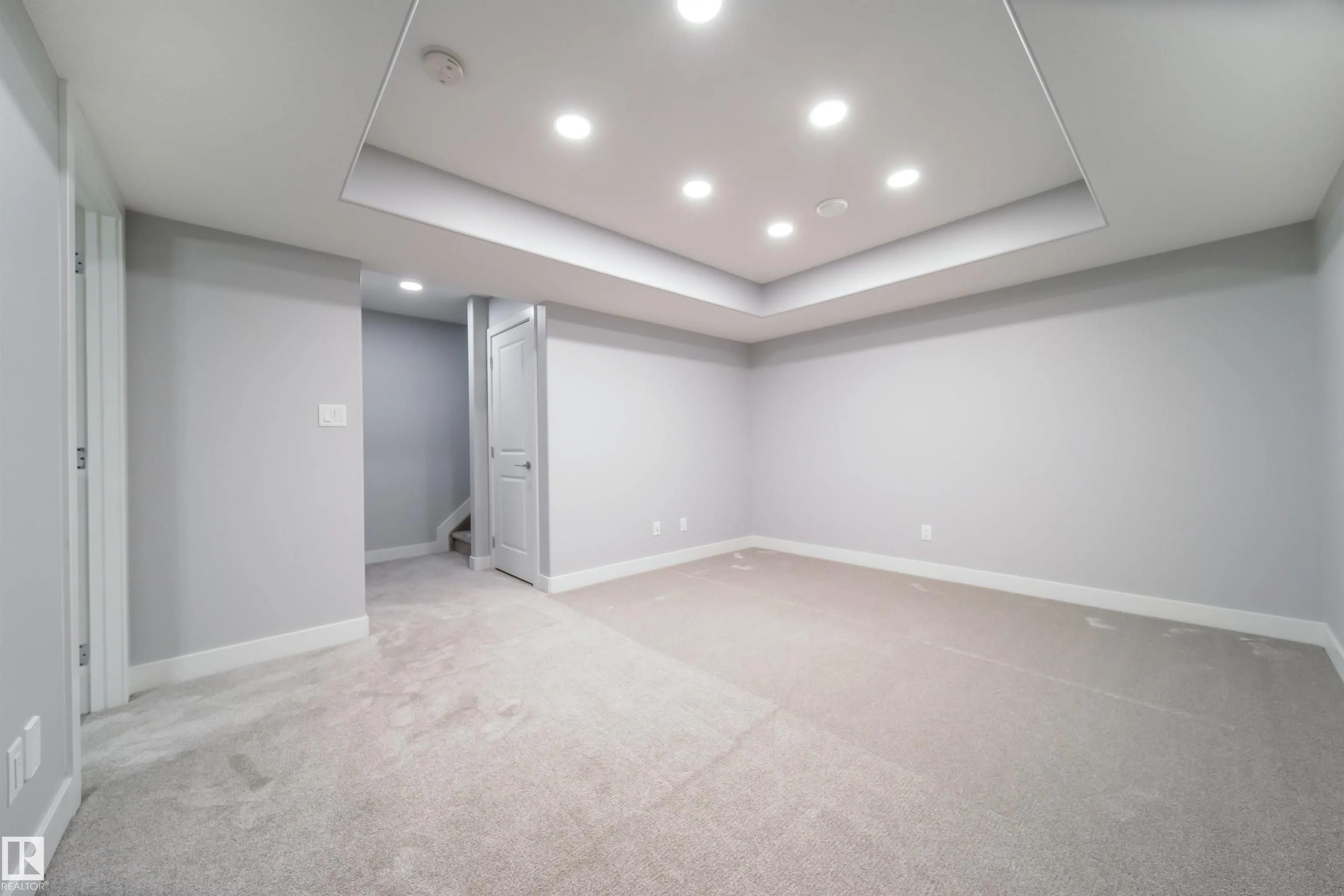 120 SALISBURY Way