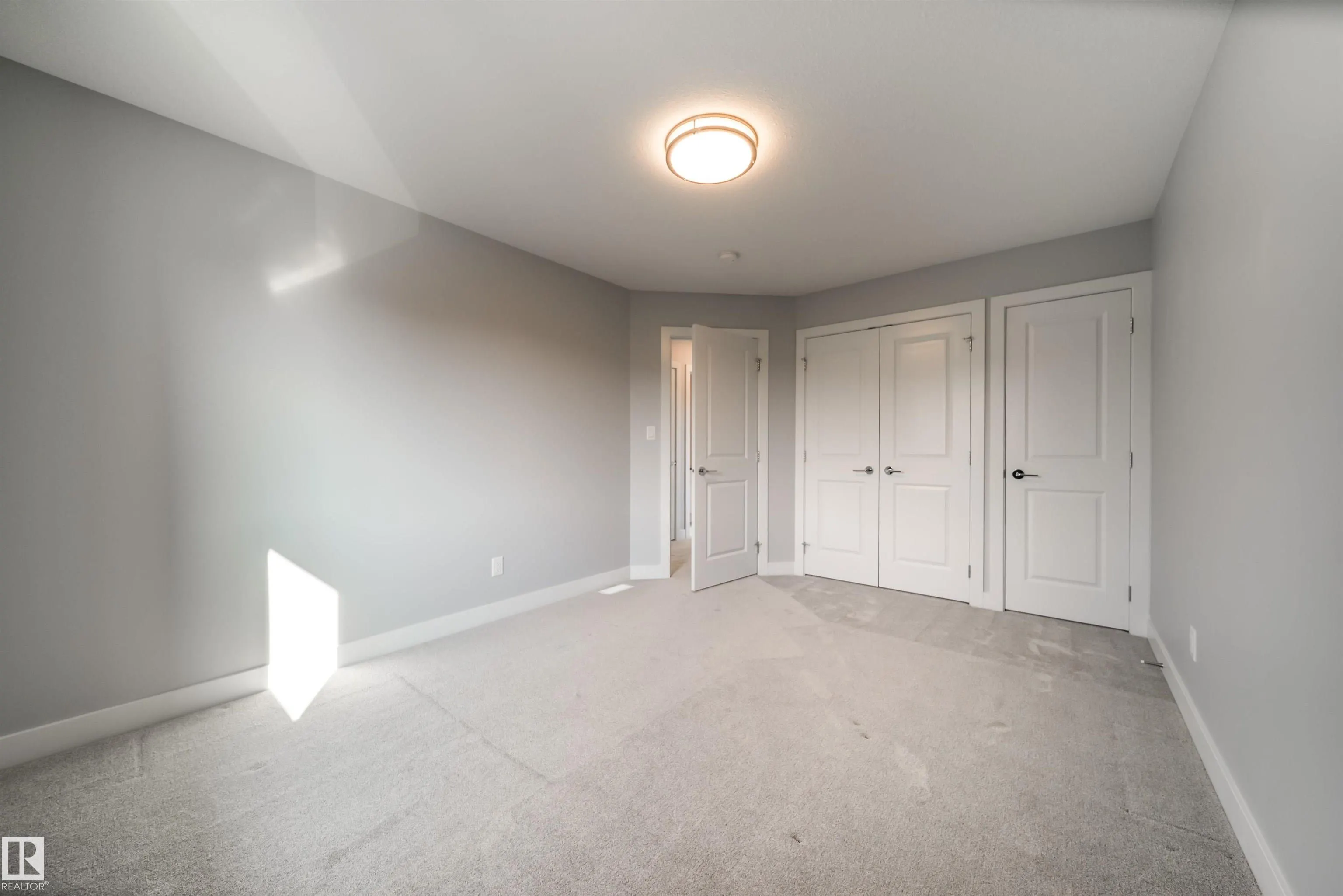 120 SALISBURY Way