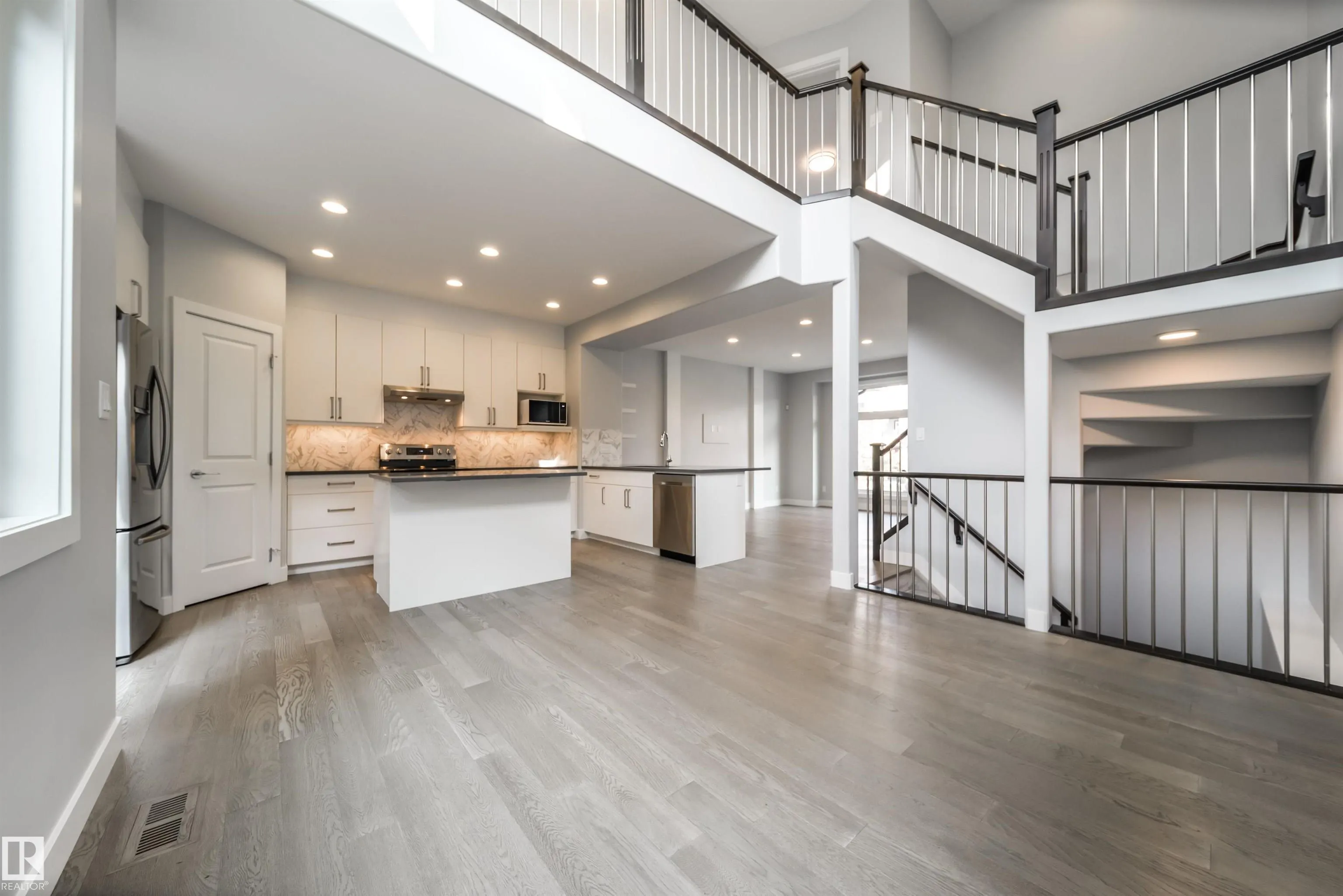 120 SALISBURY Way