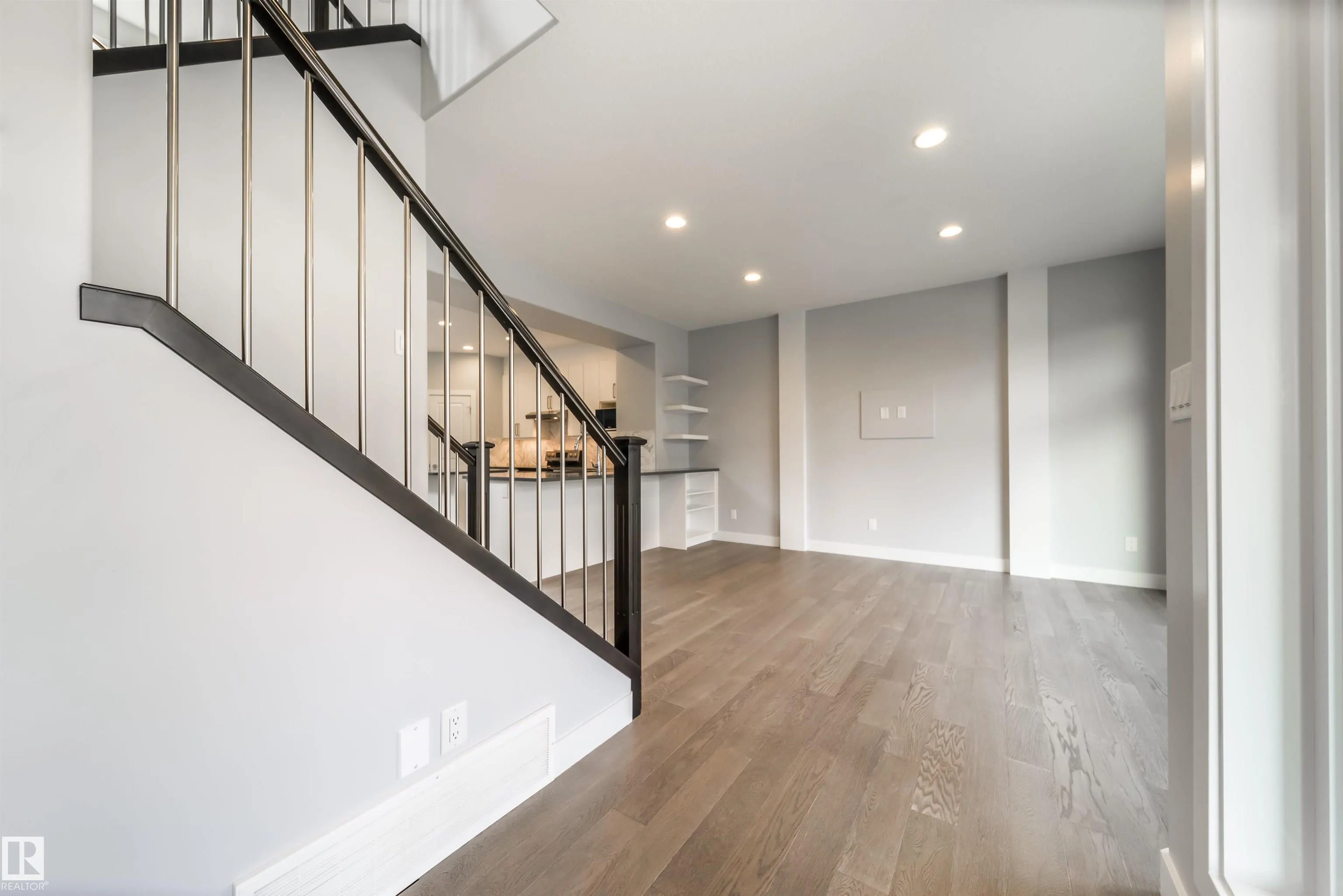 120 SALISBURY Way