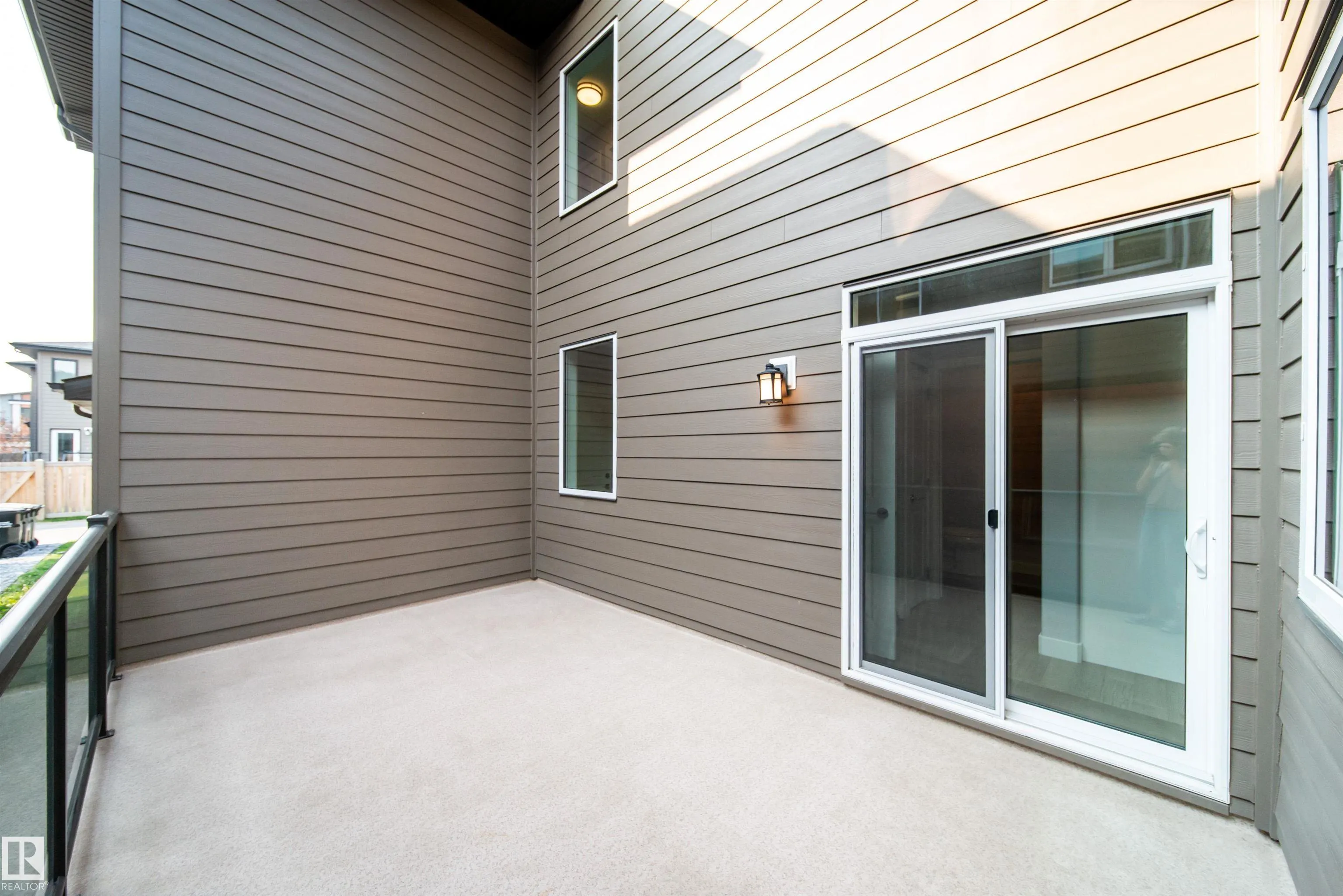 120 SALISBURY Way